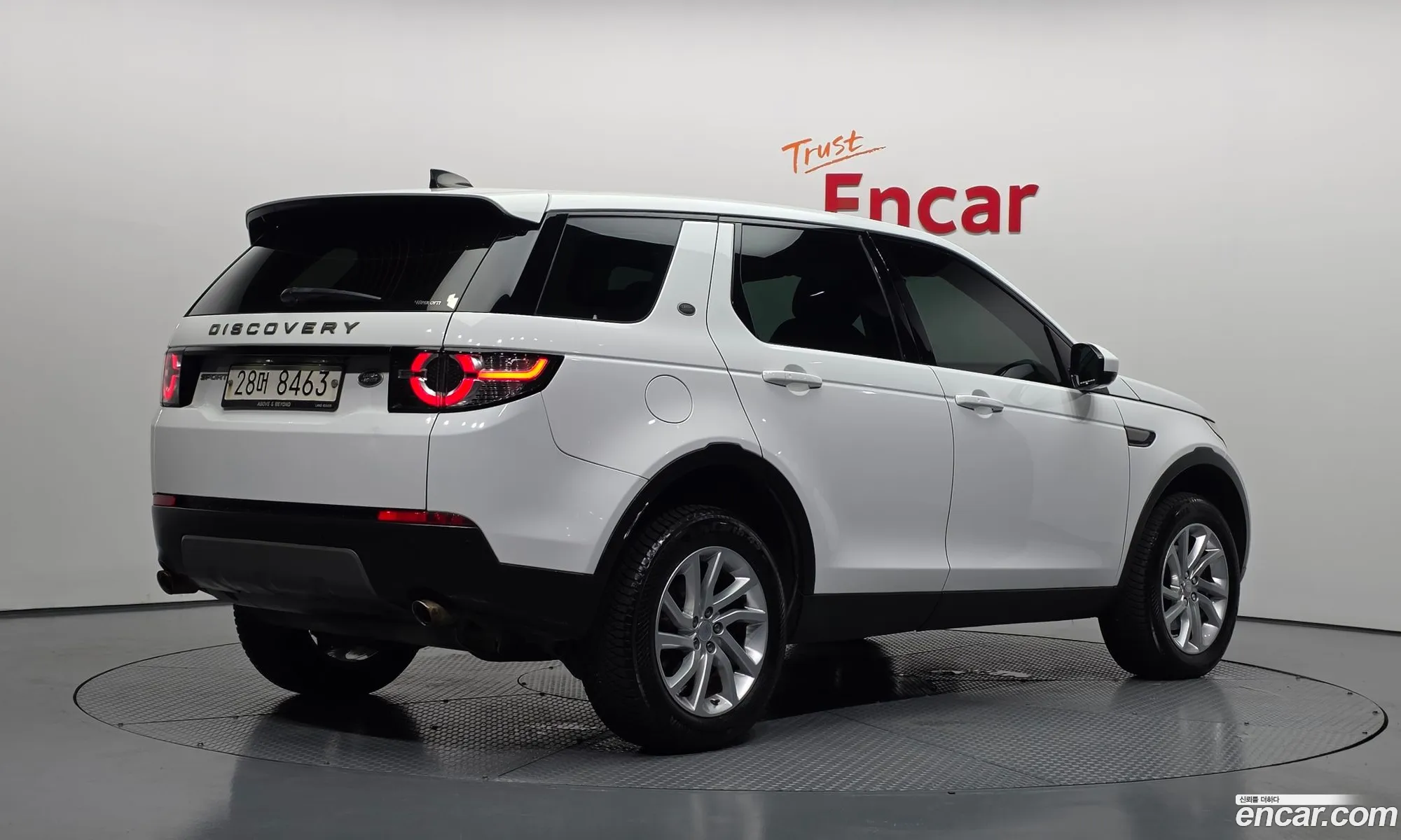 Land Rover Discovery Sport 2017 — 32