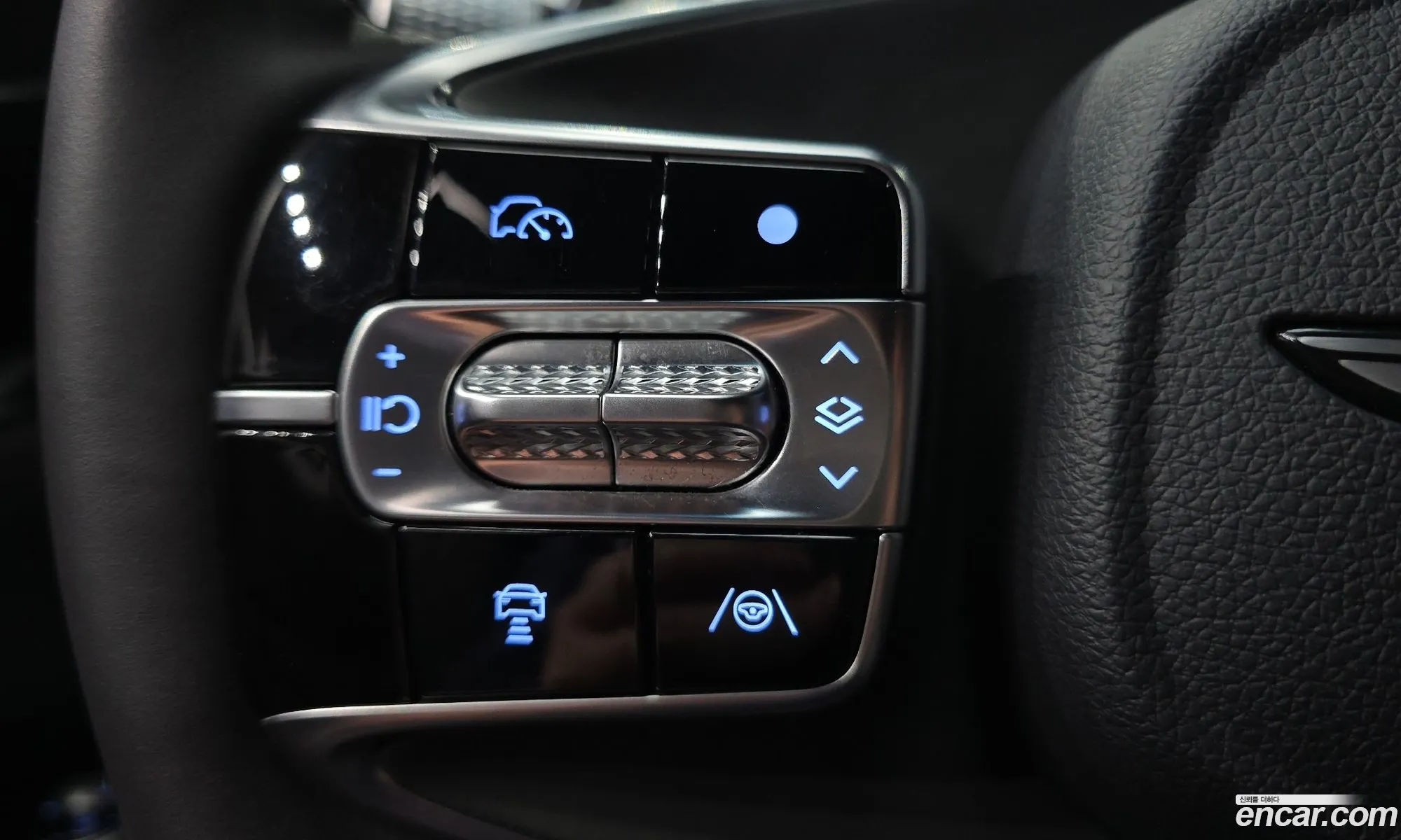 Genesis G90 2022 KMTFA41DBNU000812 — 3