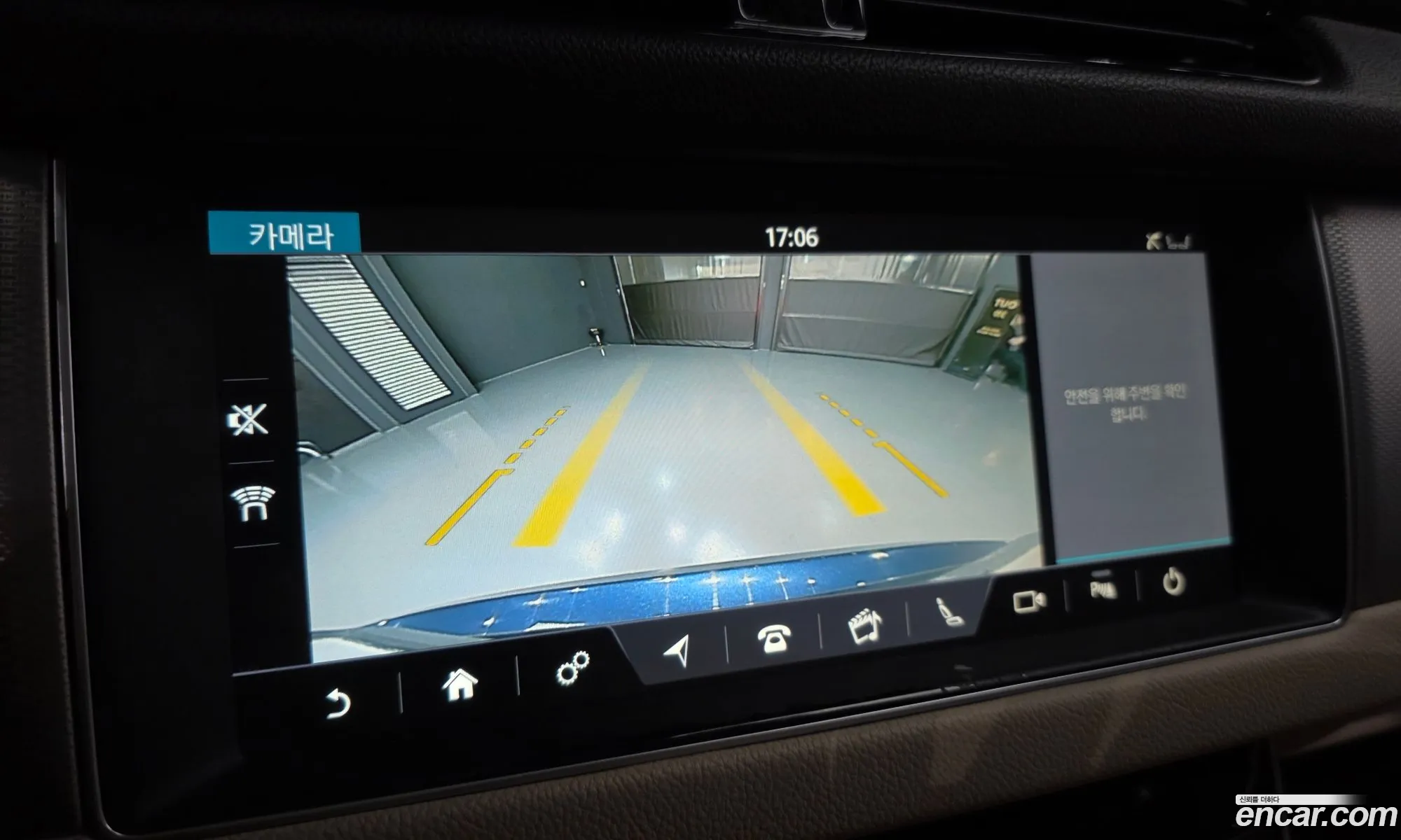 Jaguar XF 2018 — 16