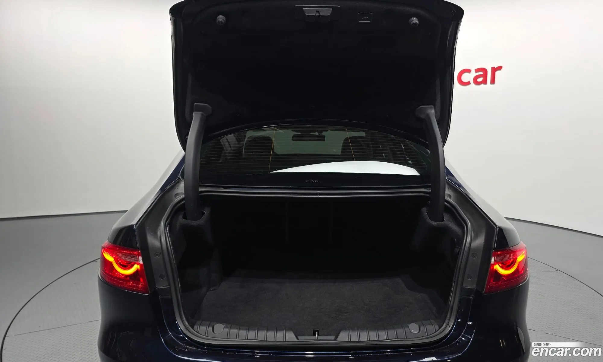 Jaguar XF 2018 — 6