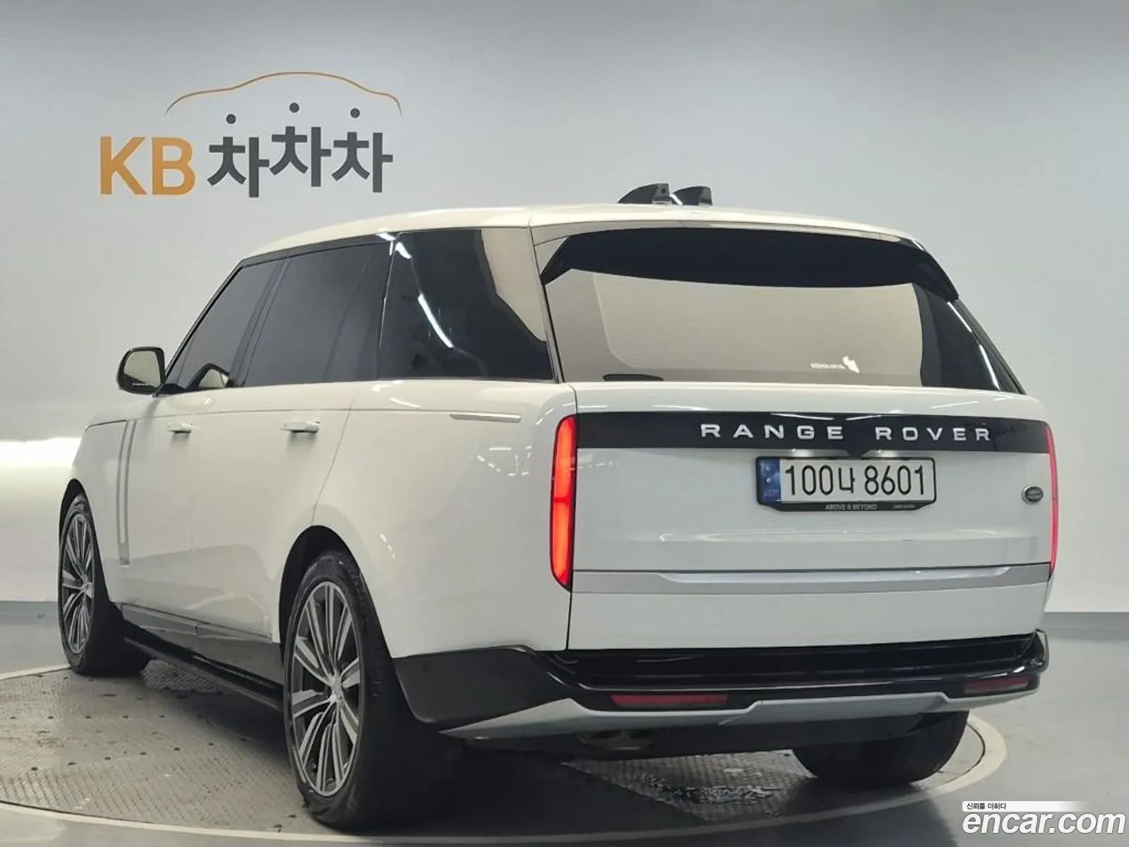 Land Rover Range Rover 2022 — 17