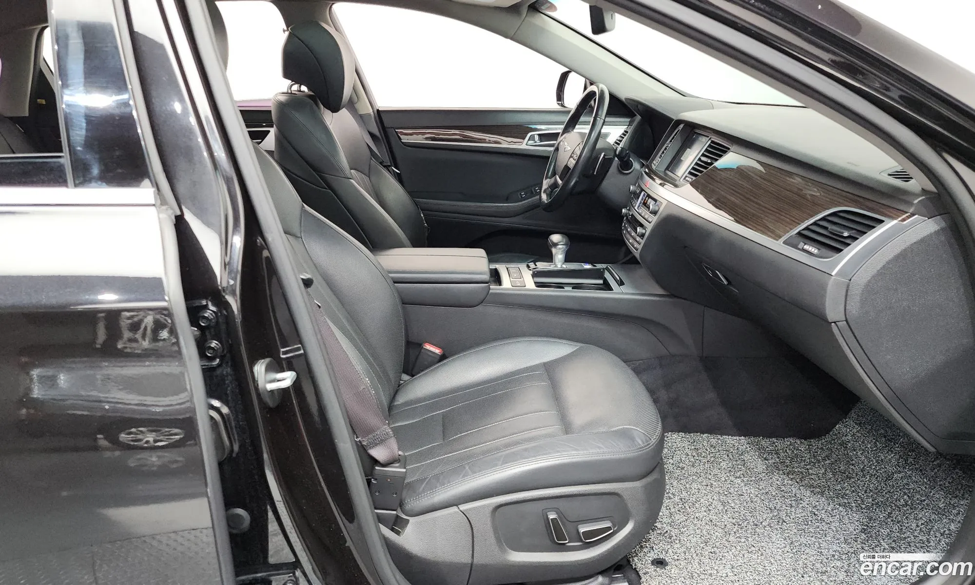 Genesis G80 2017 KMHGL41DDHU232806 — 31