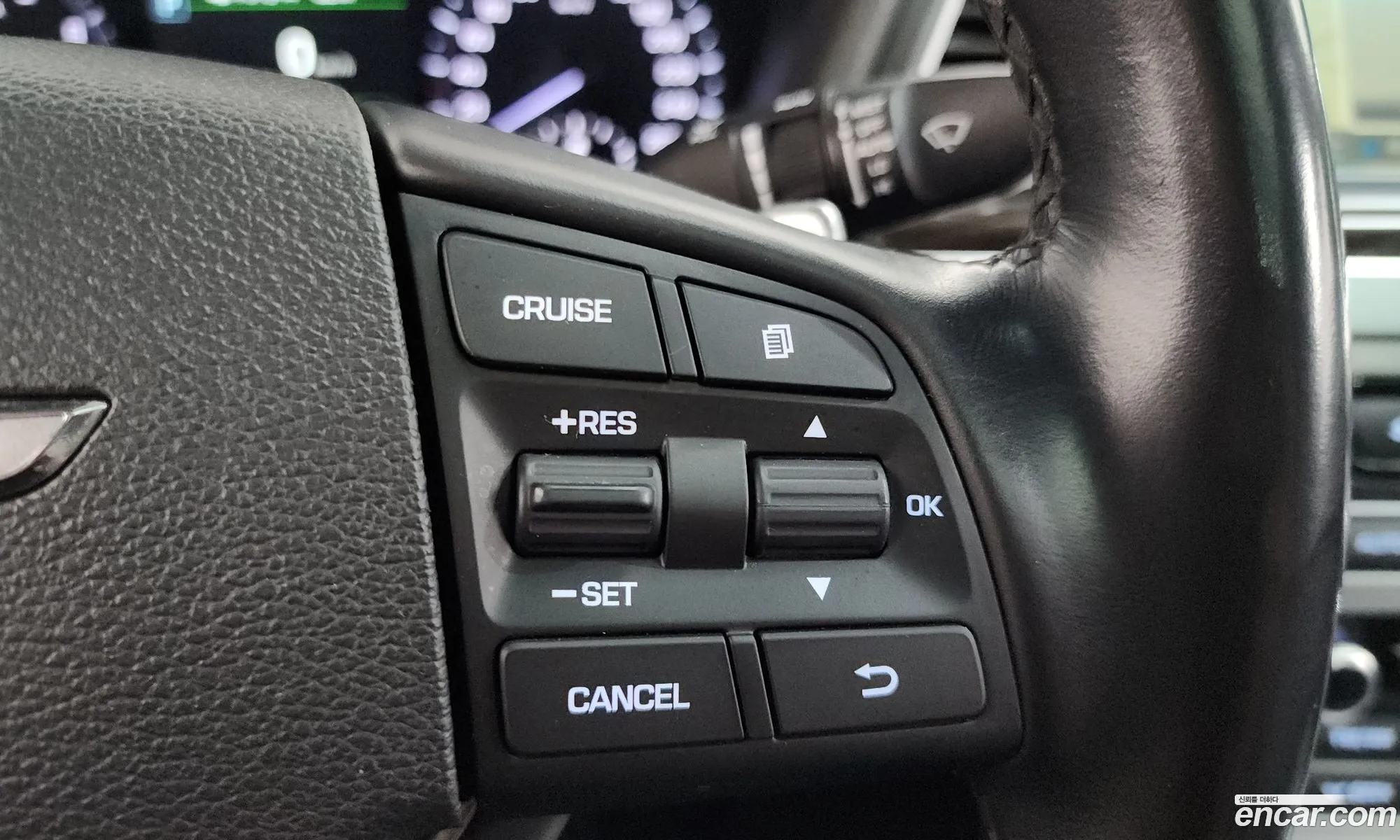 Genesis G80 2017 KMHGL41DDHU232806 — 5