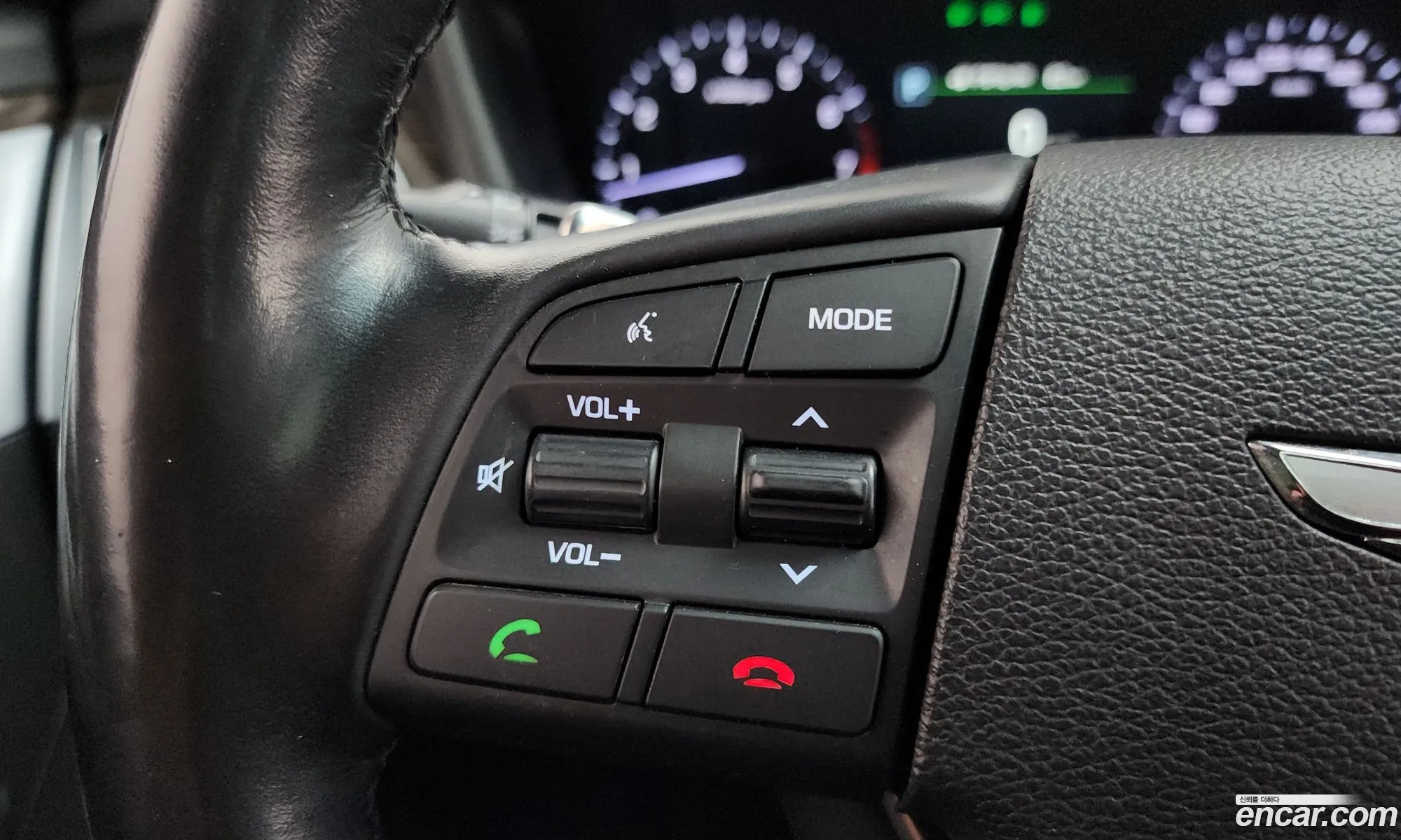 Genesis G80 2017 KMHGL41DDHU232806 — 8