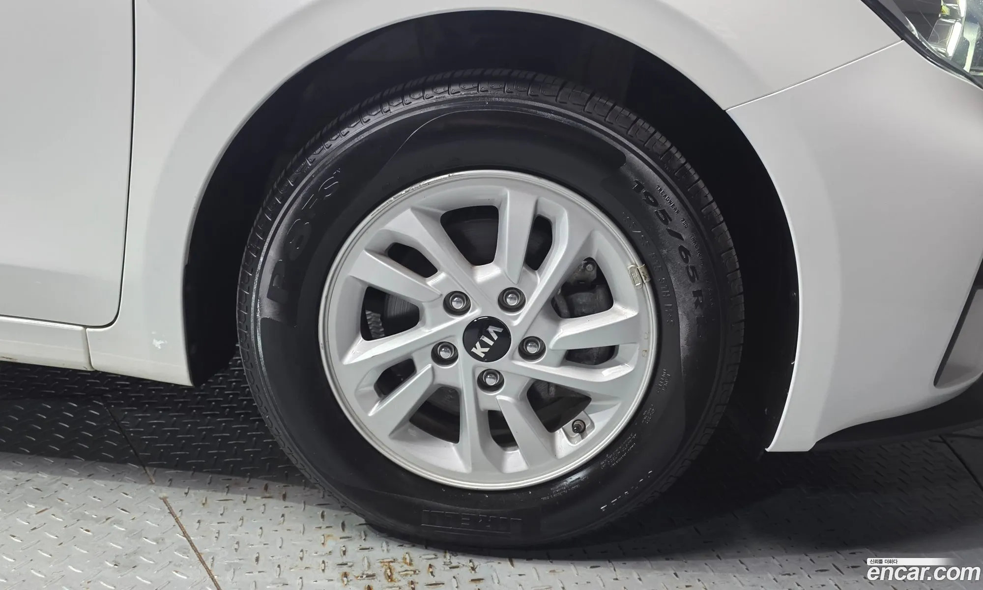 Kia K3 2020 KNAF241BEMA093627 — 28