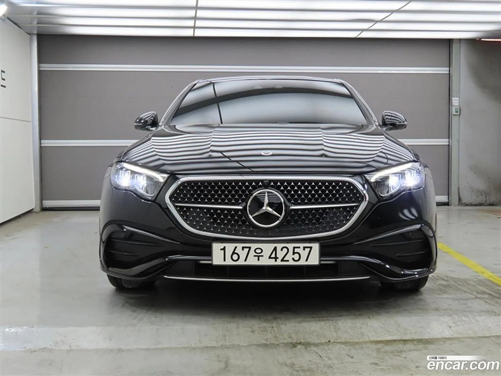 Mercedes-Benz E-Class W214 2025 — 17
