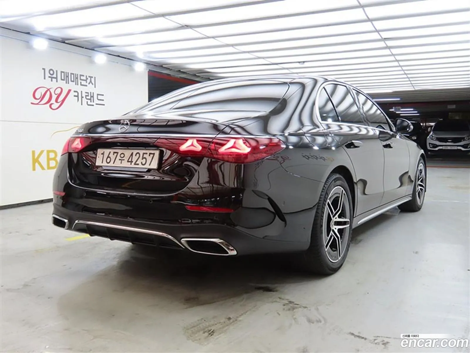 Mercedes-Benz E-Class W214 2025 — 18