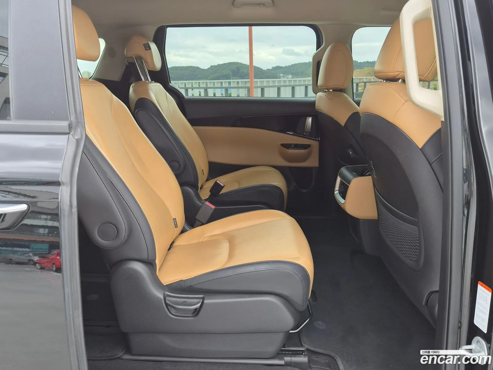 Kia Carnival 2023 — 16