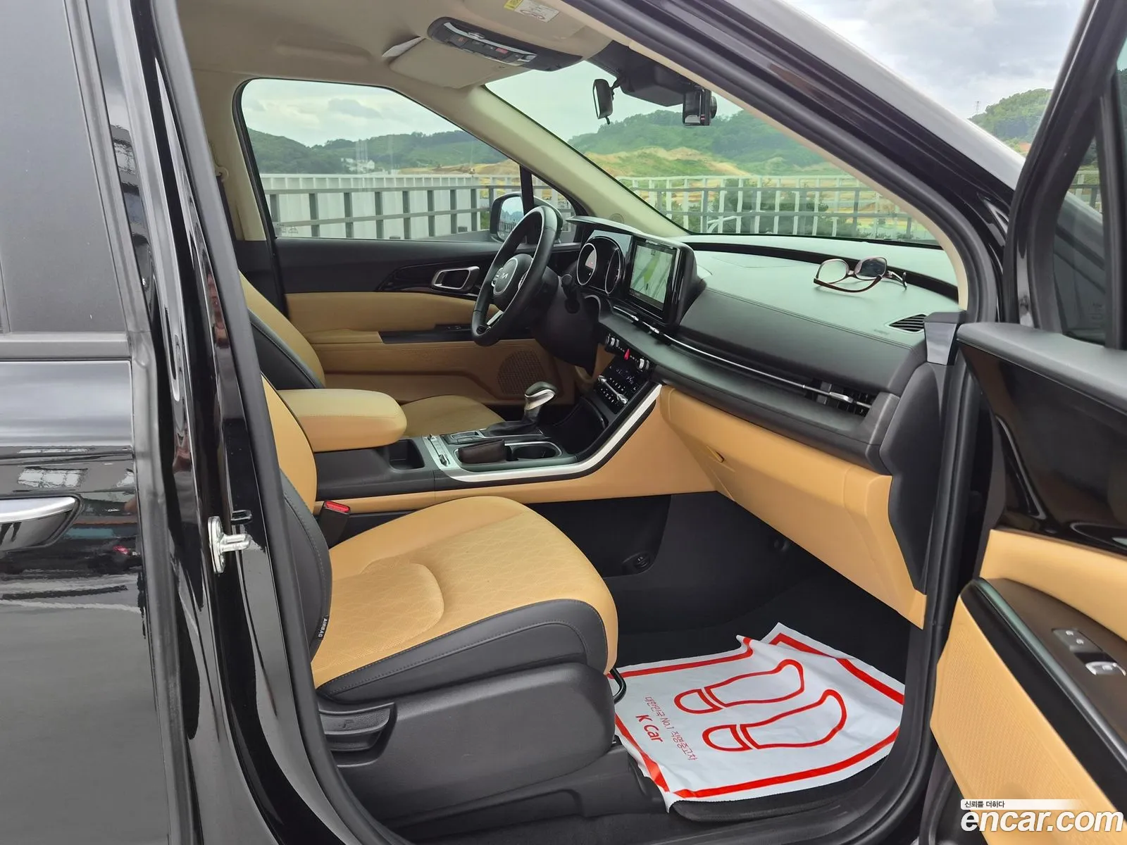 Kia Carnival 2023 — 17