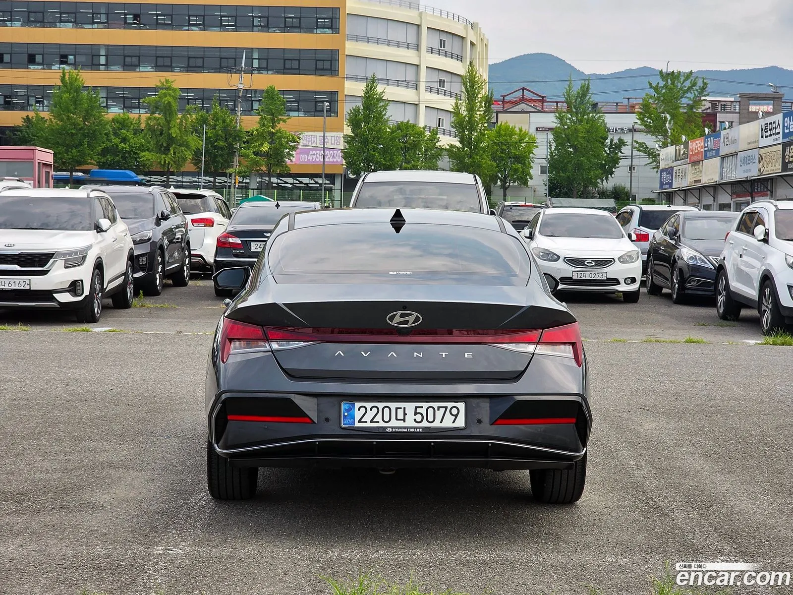 Hyundai Elantra 2023 — 20
