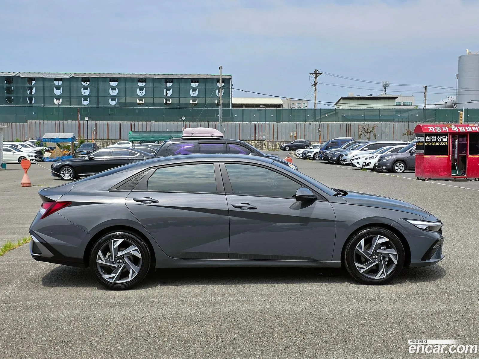 Hyundai Elantra 2023 — 16