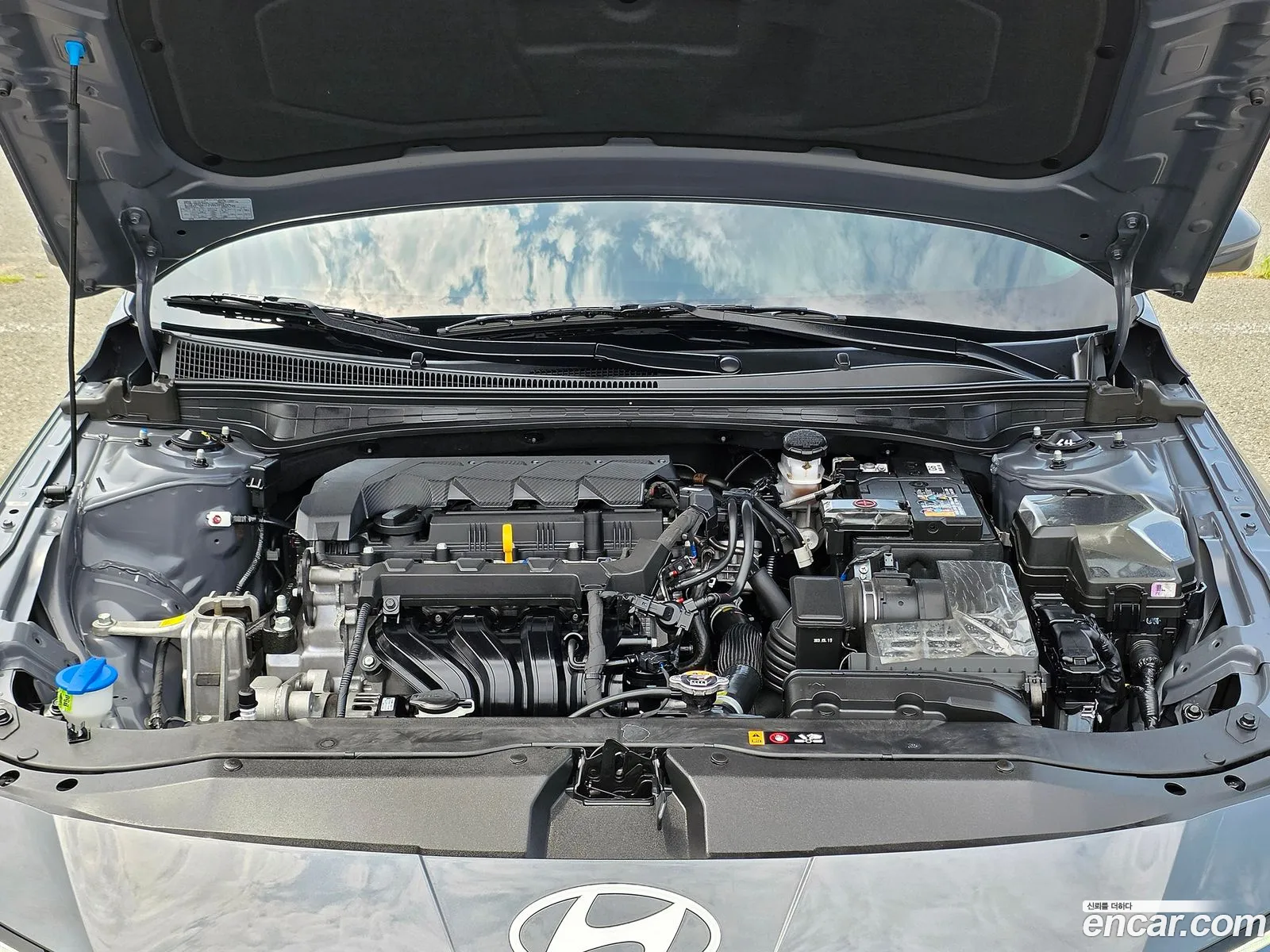 Hyundai Elantra 2023 — 5