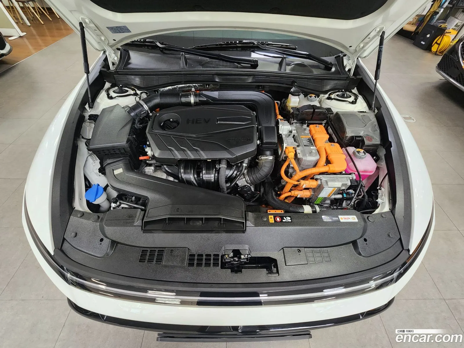 Hyundai Sonata the Edge Hybrid 2024 — 4