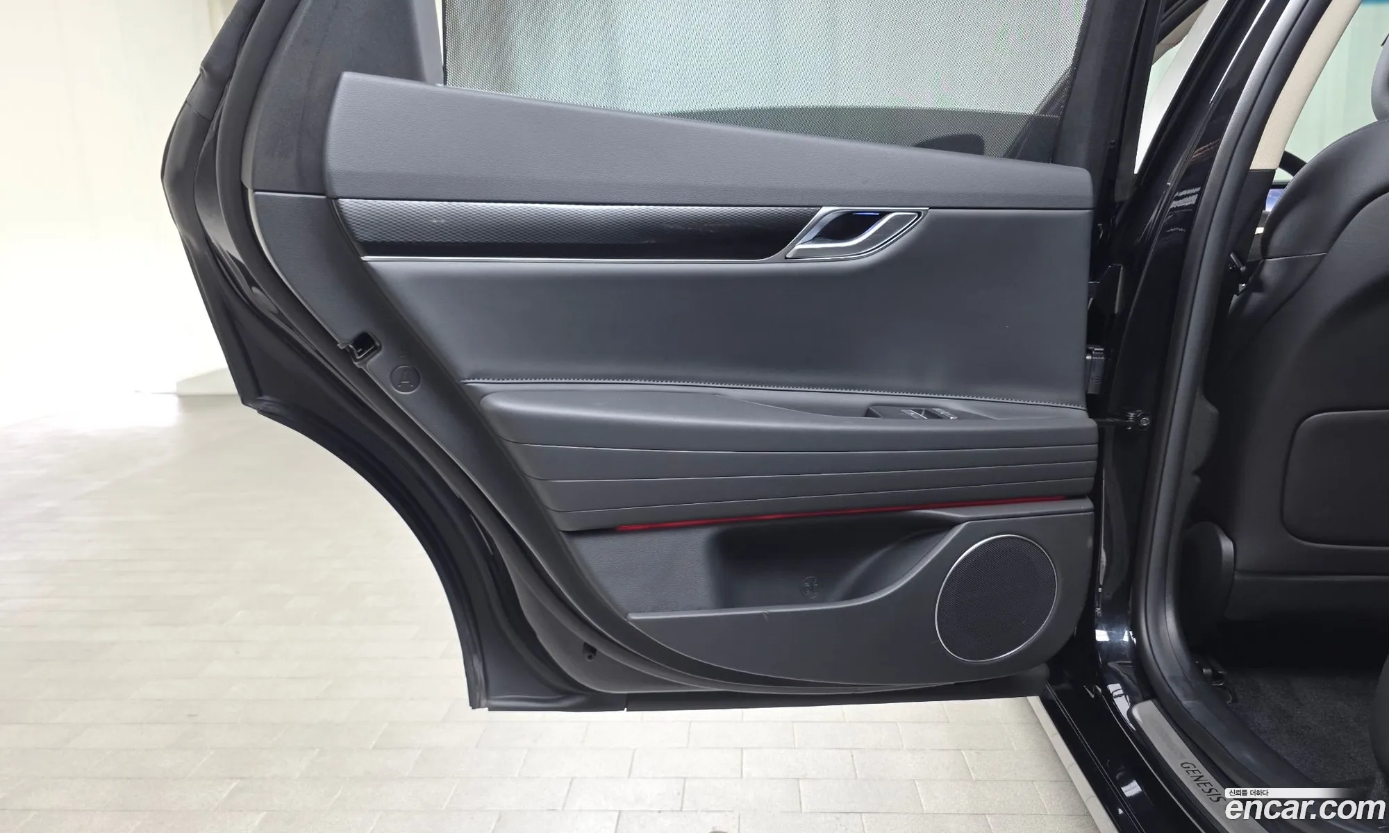 Genesis G80 2025 KMTGB41CDTU303344 — 15