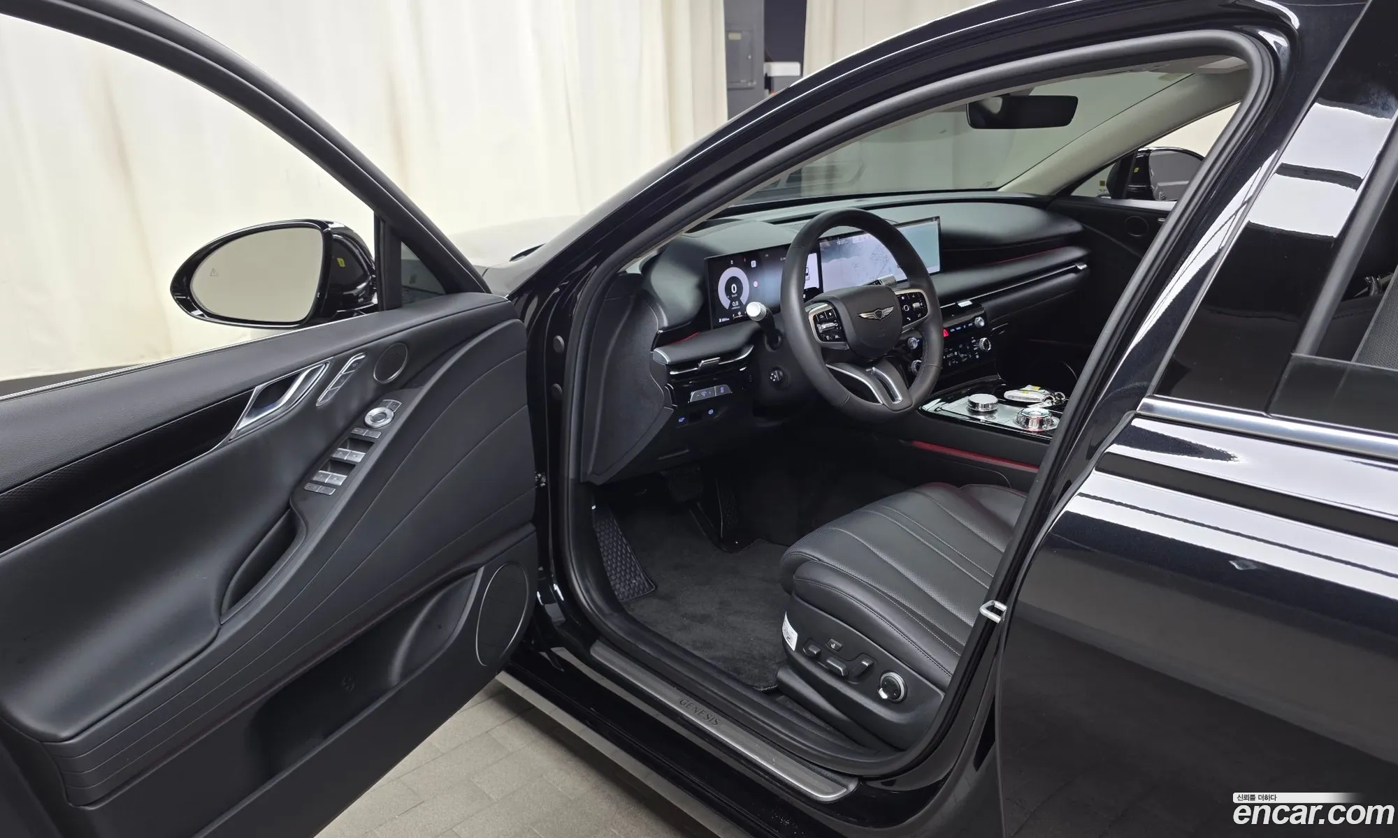 Genesis G80 2025 KMTGB41CDTU303344 — 16