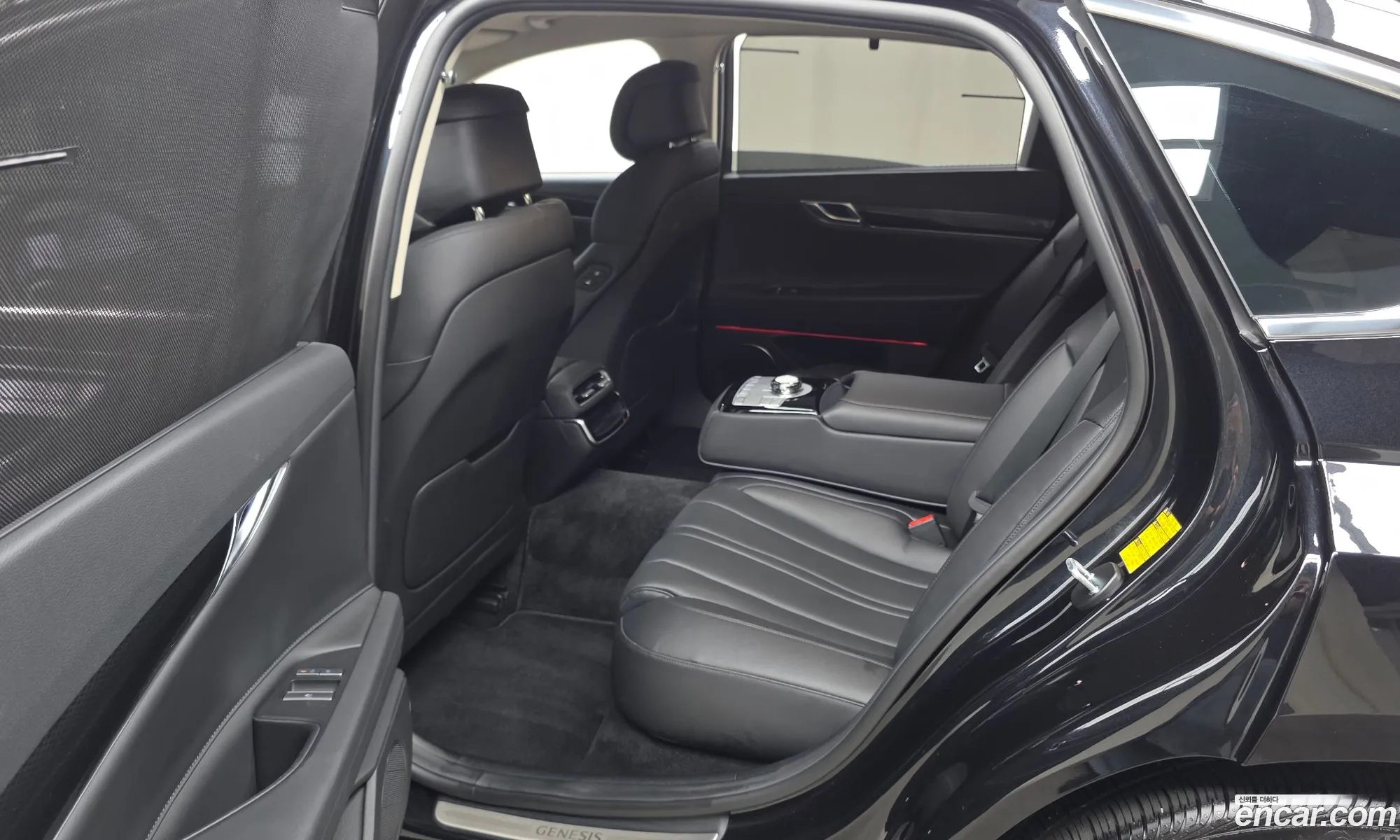 Genesis G80 2025 KMTGB41CDTU303344 — 10