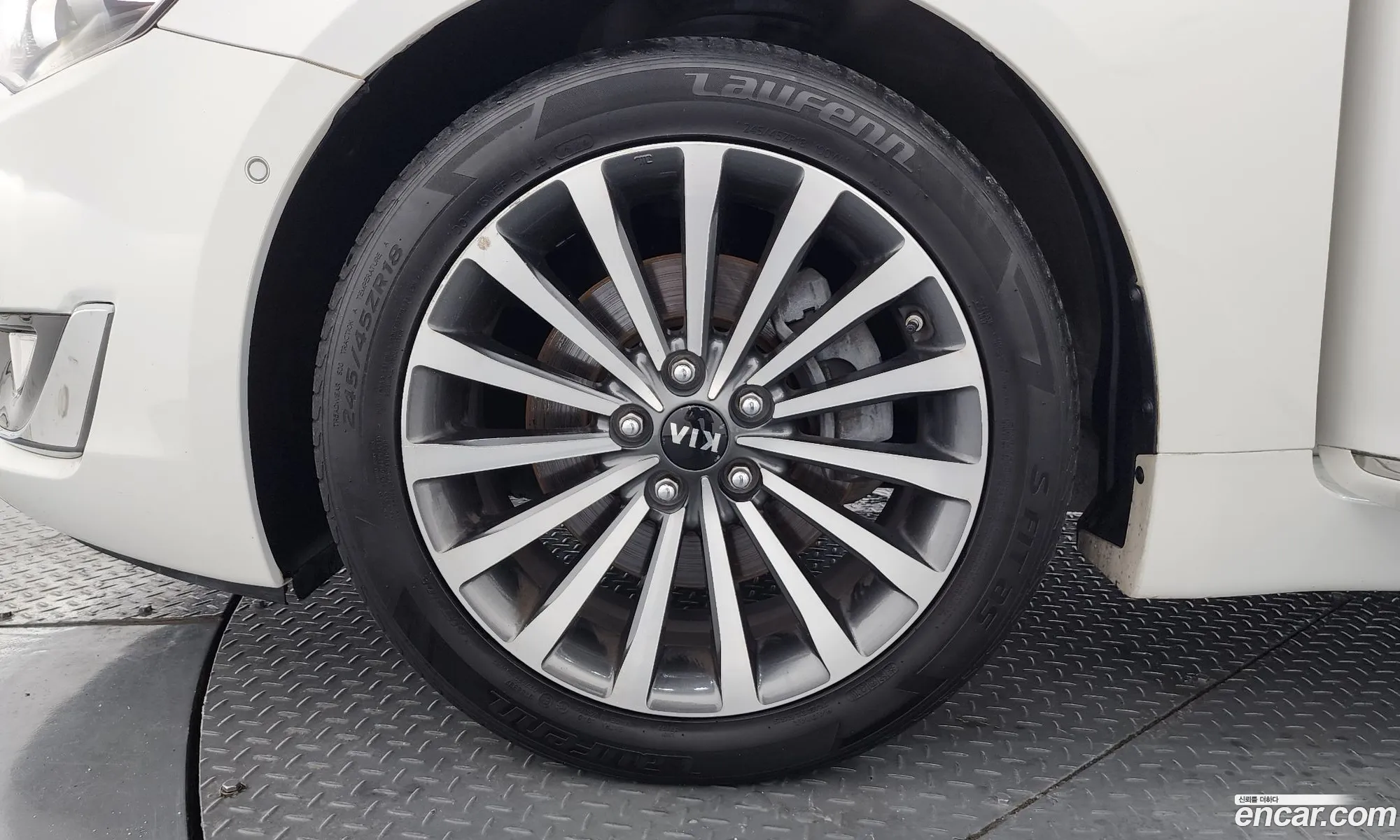 Kia K7 2013 KNALM416BDA112708 — 4