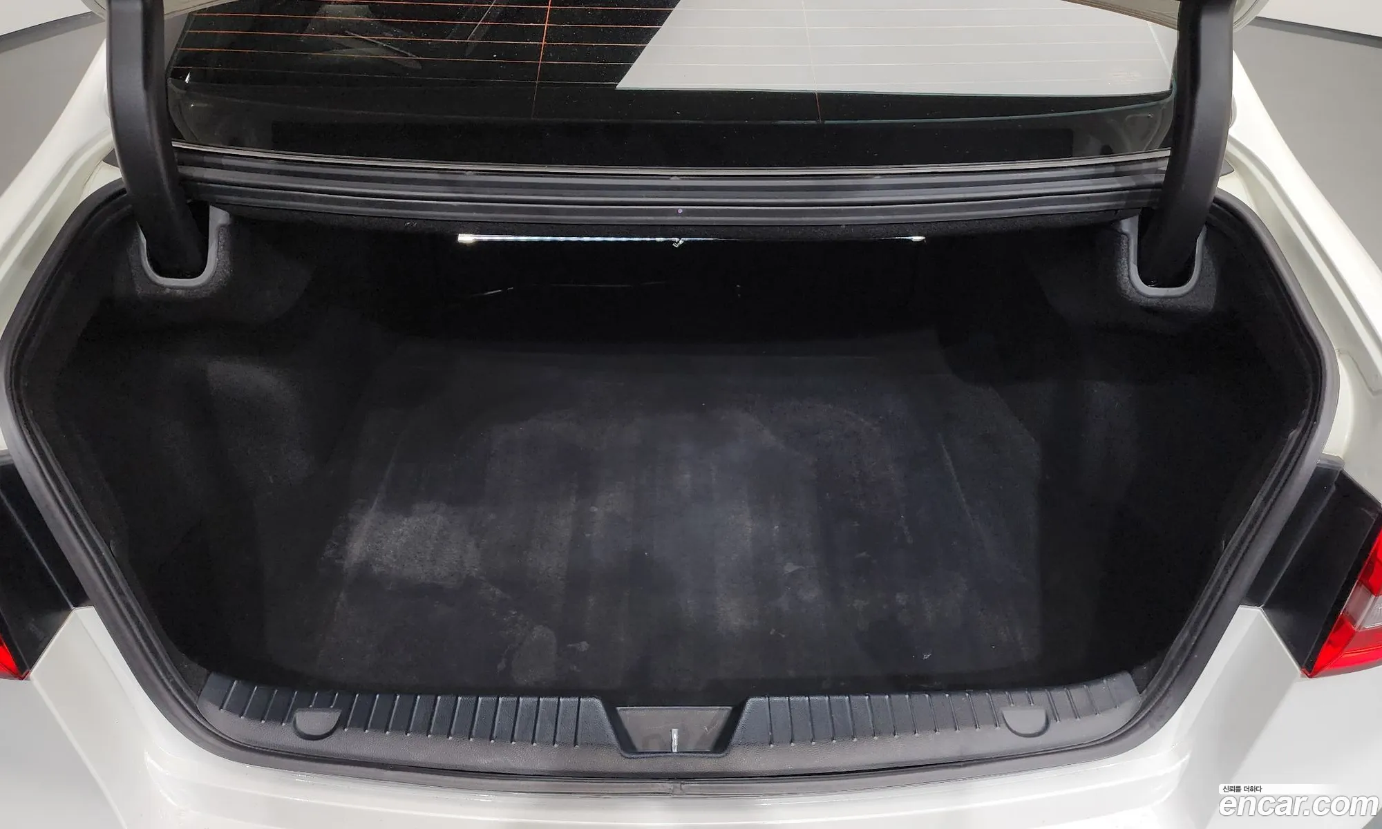 Kia K7 2013 KNALM416BDA112708 — 31