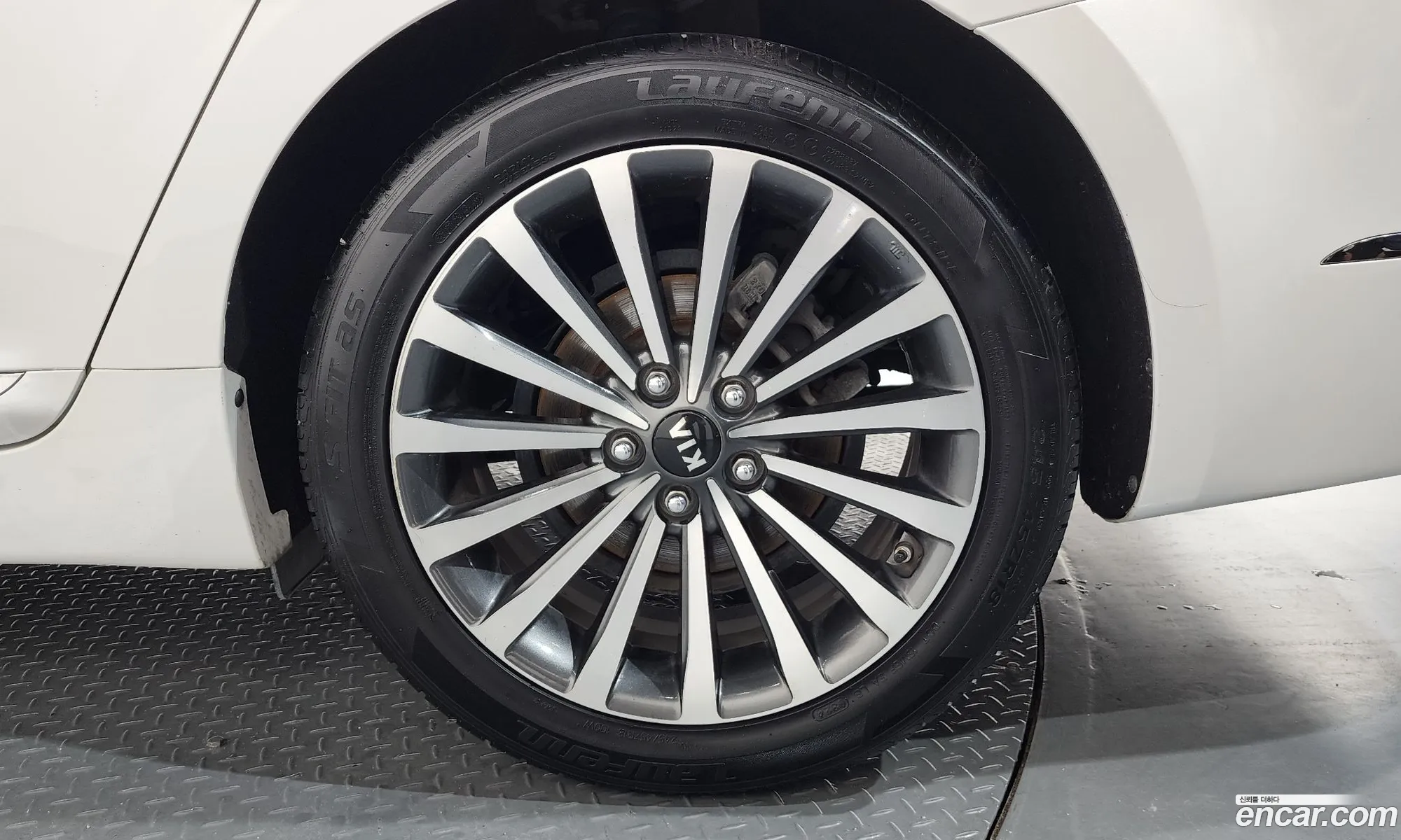 Kia K7 2013 KNALM416BDA112708 — 8