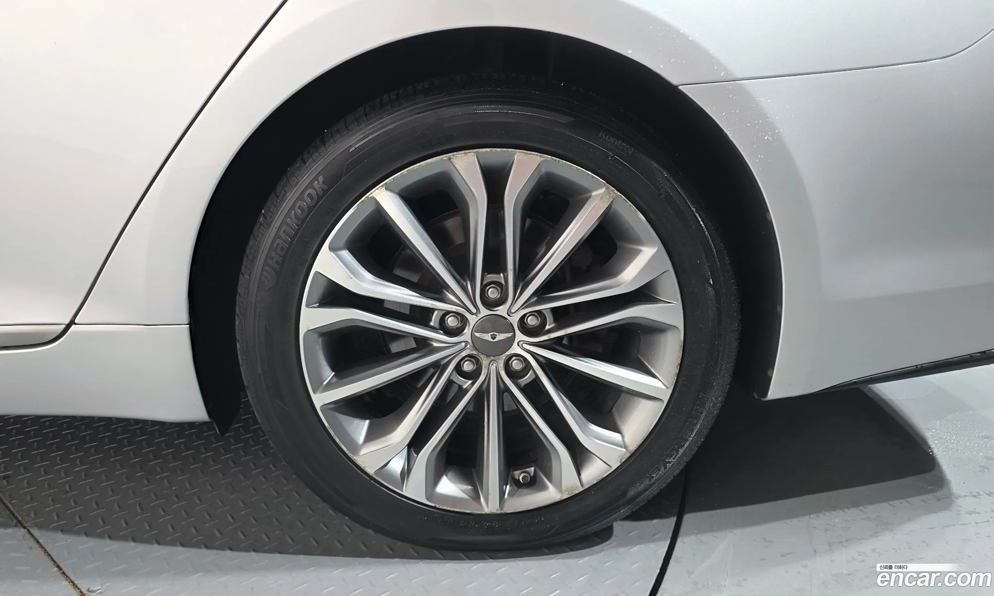 Hyundai Genesis DH 2014 — 29