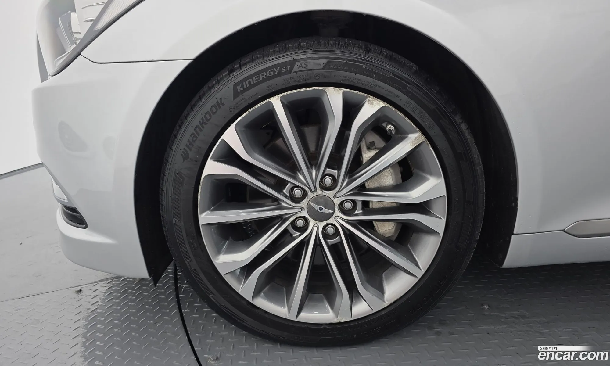 Hyundai Genesis DH 2014 — 26
