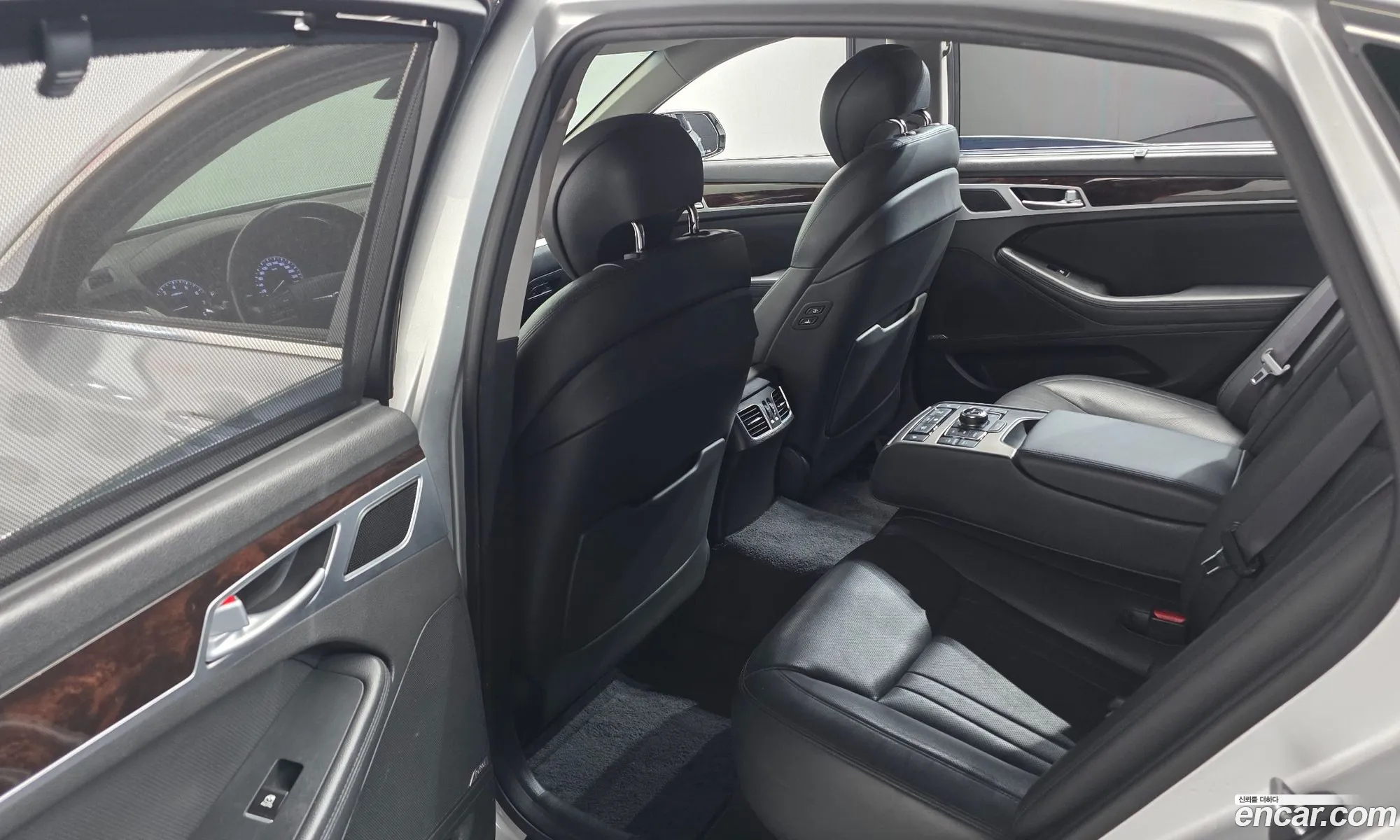 Hyundai Genesis DH 2014 — 2