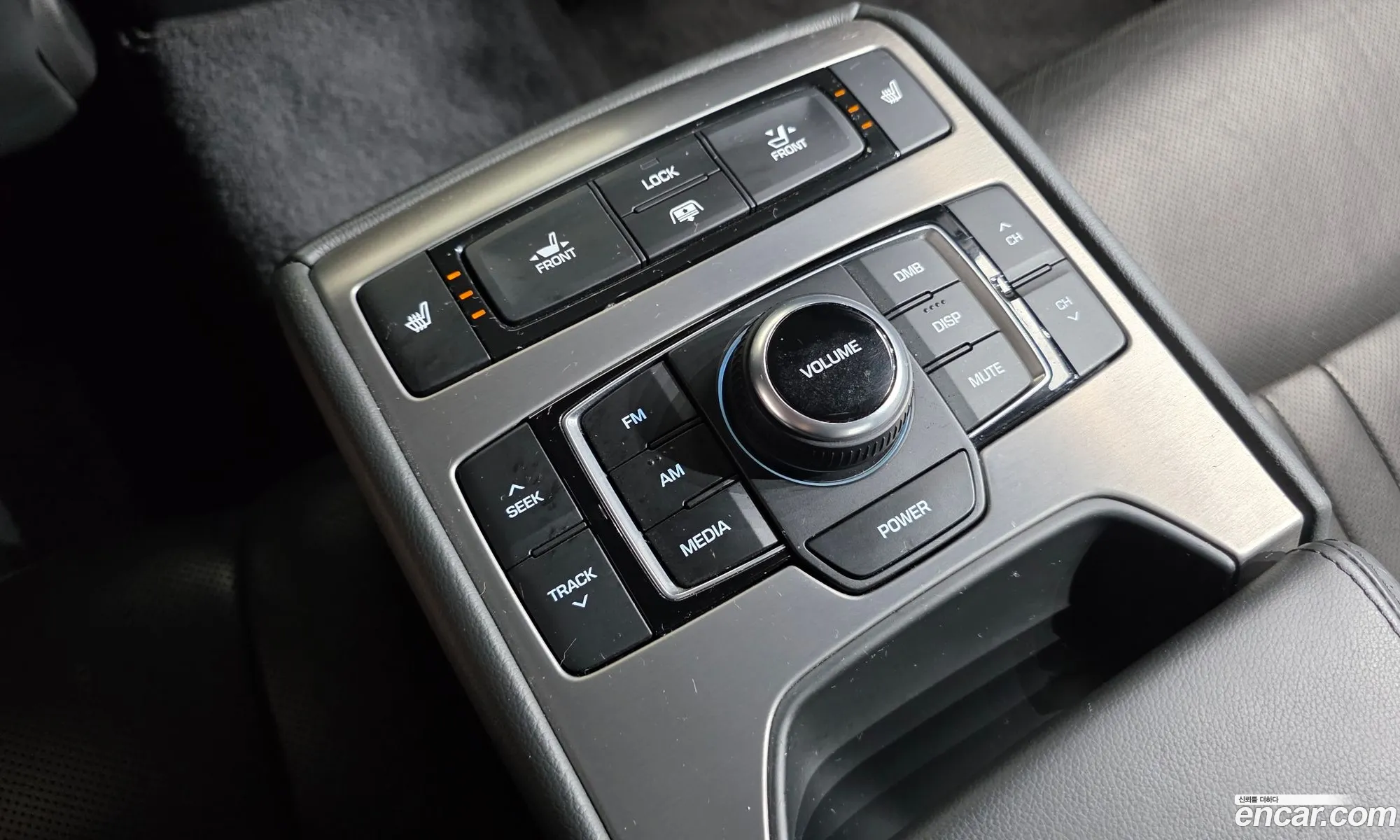 Hyundai Genesis DH 2014 — 17