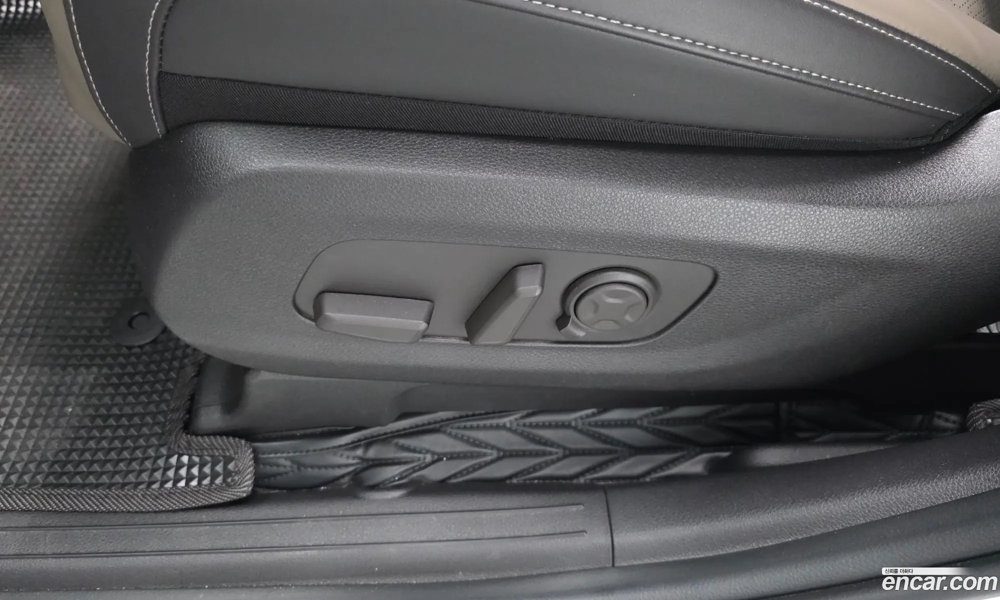 Kia Carnival 2026 KNANE813BTS621081 — 28
