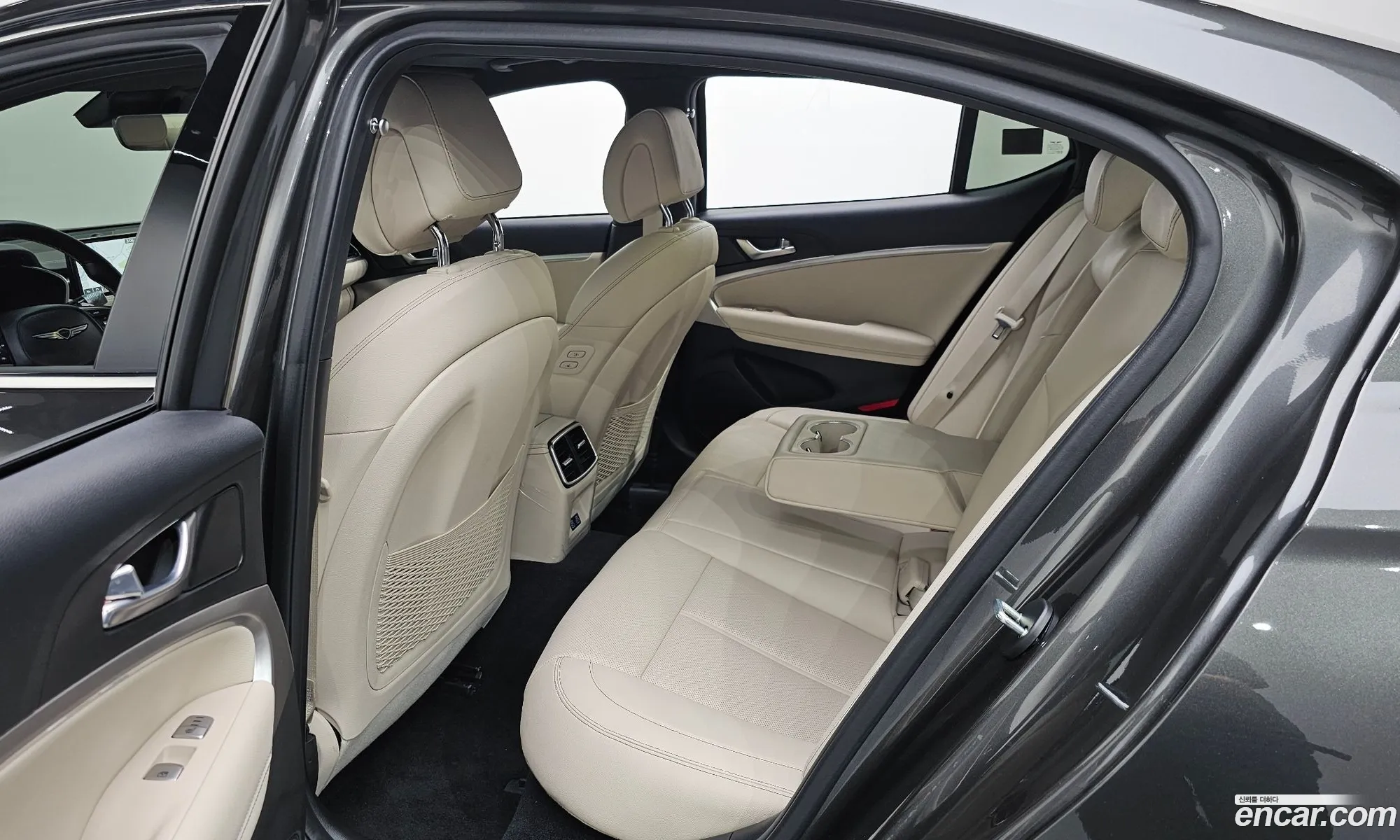Genesis G70 2024 KMTG341CDRU146846 — 10