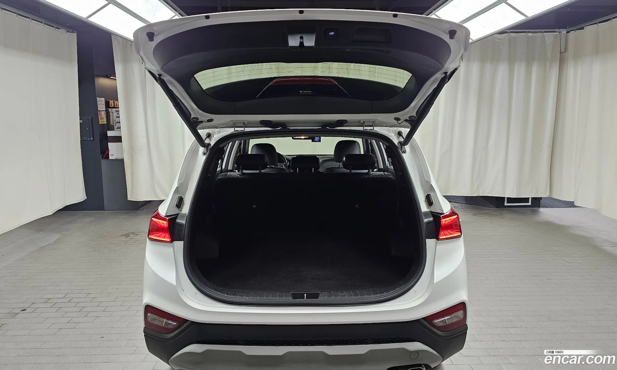 Hyundai Santa Fe TM 2018 KMHS281BBKU090155 — 27