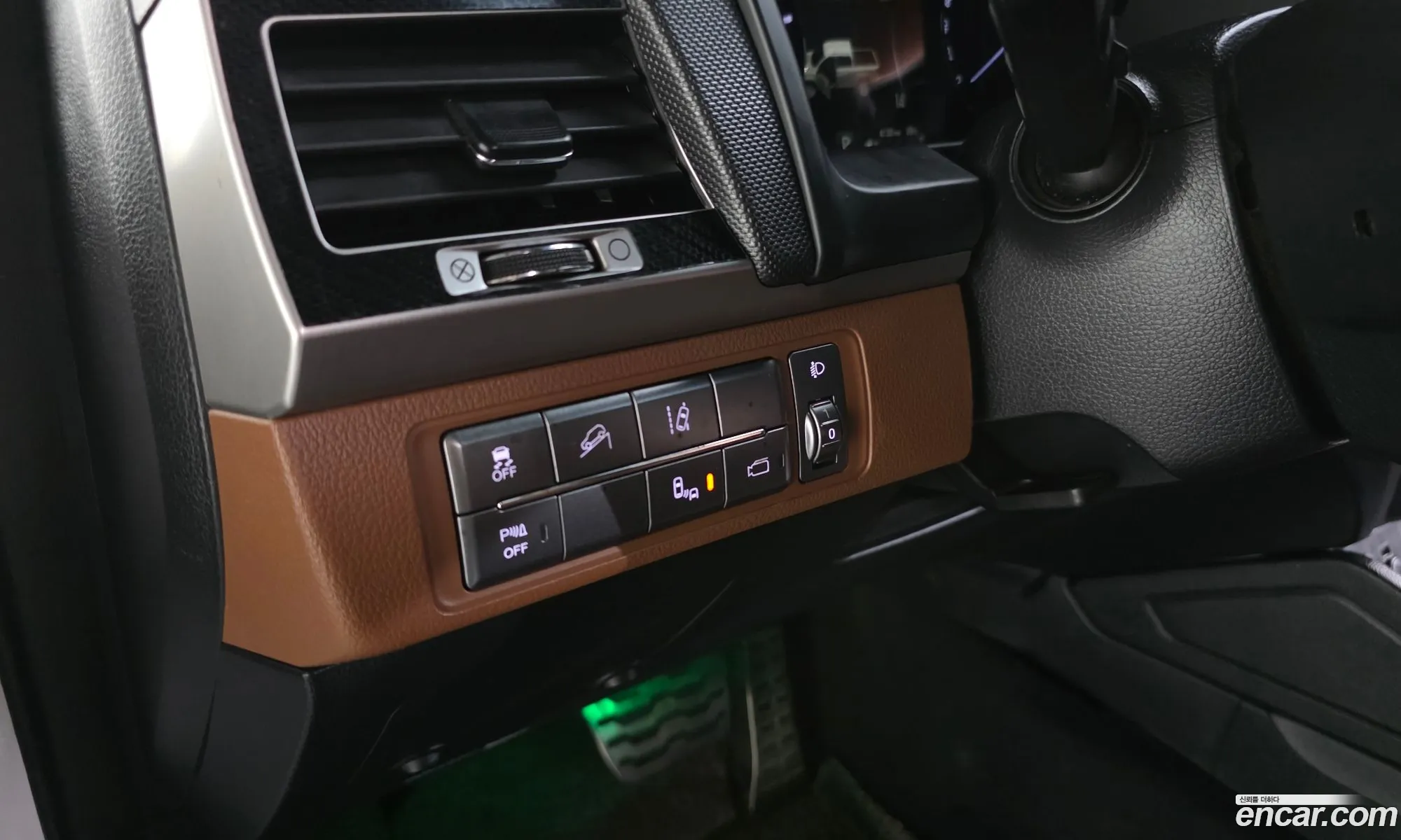 KG Mobility (SsangYong) Rexton Sports Khan 2019 — 10