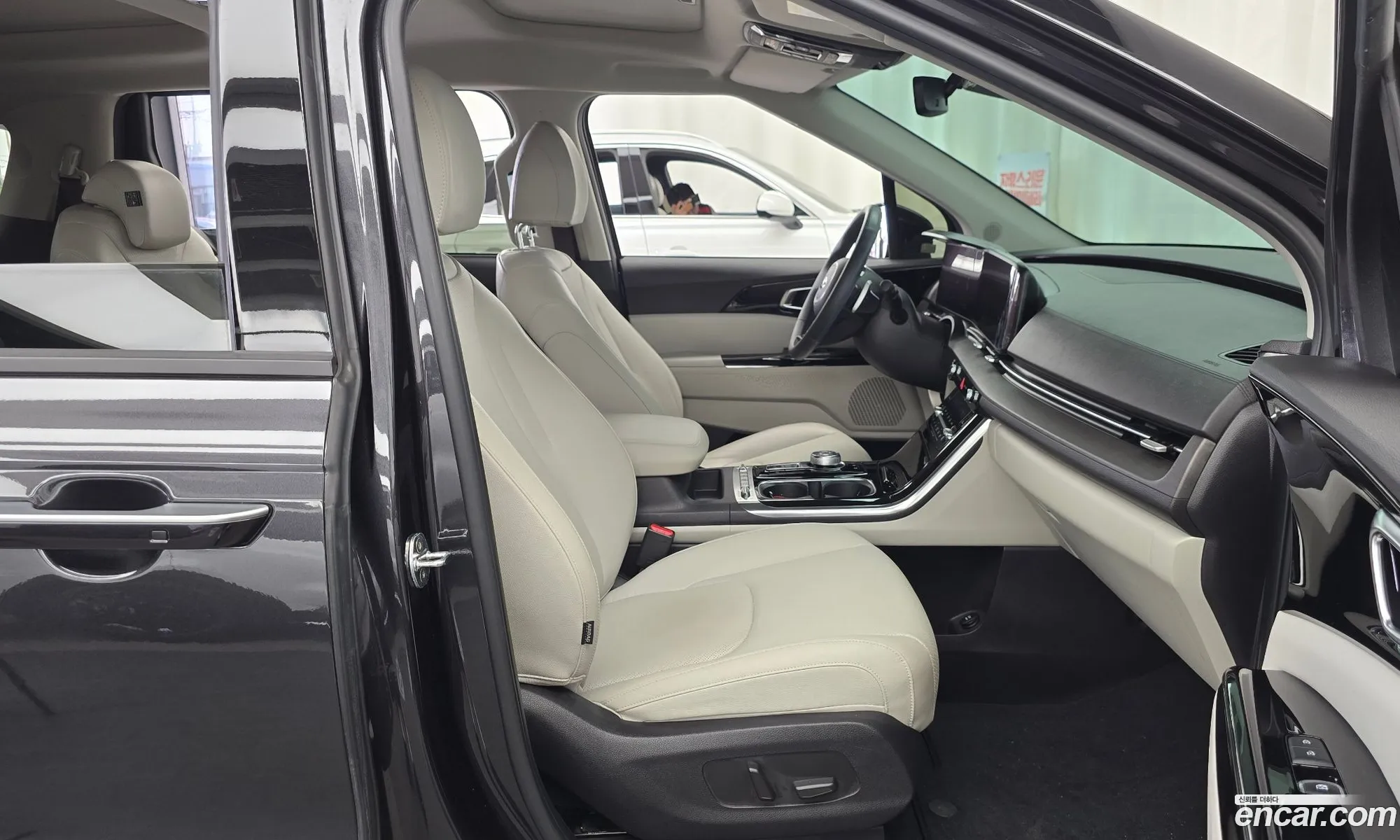 Kia Carnival 2021 KNANC81BBMS093242 — 26