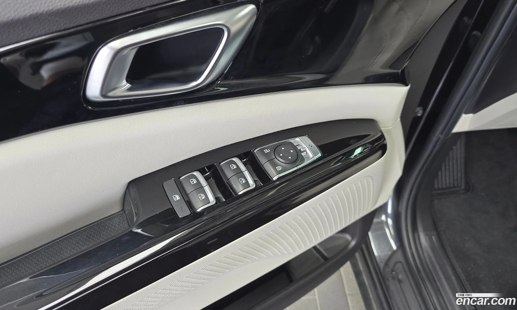 Kia Carnival 2021 KNANC81BBMS093242 — 6