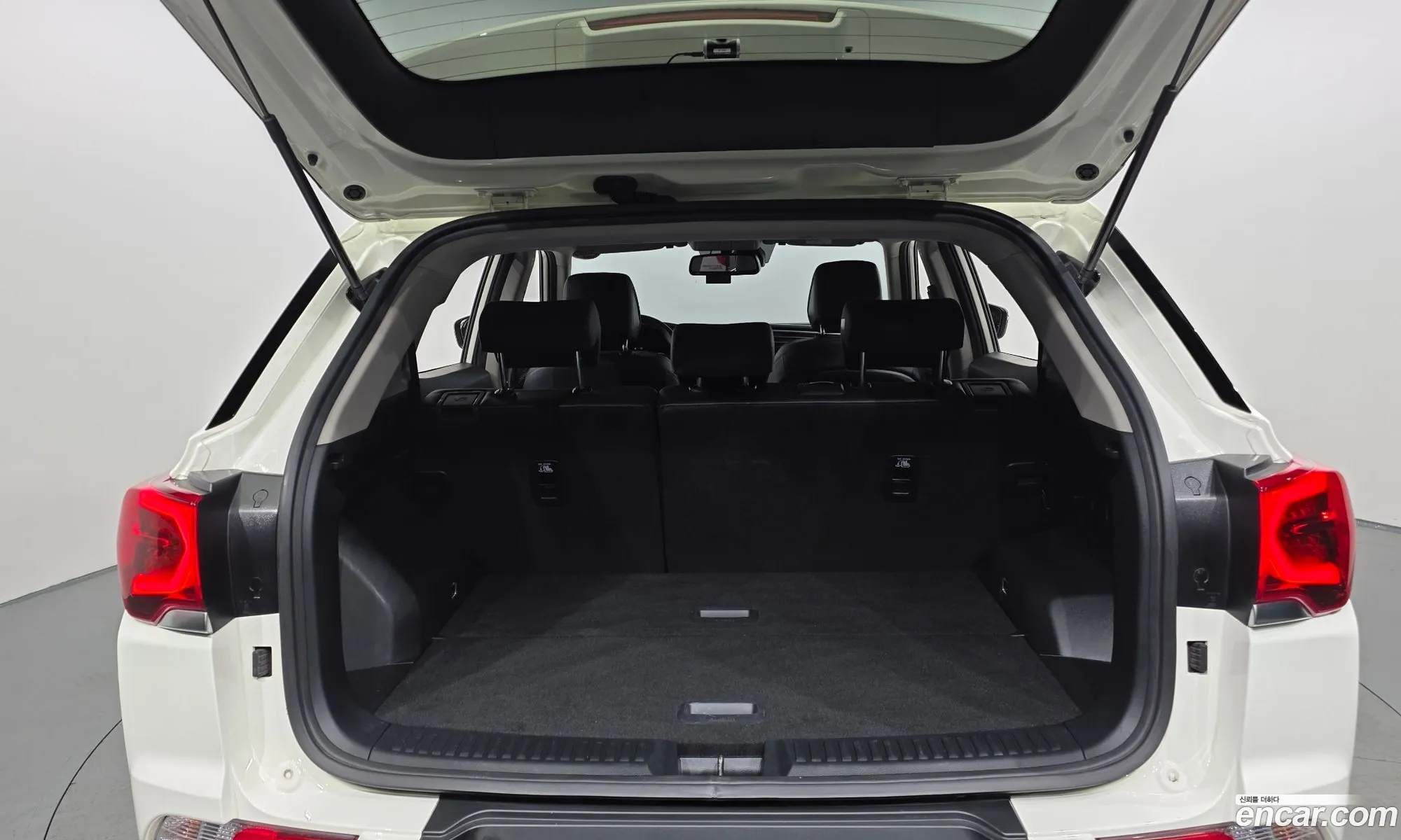 KG Mobility (SsangYong) Beautiful Korando 2021 — 12