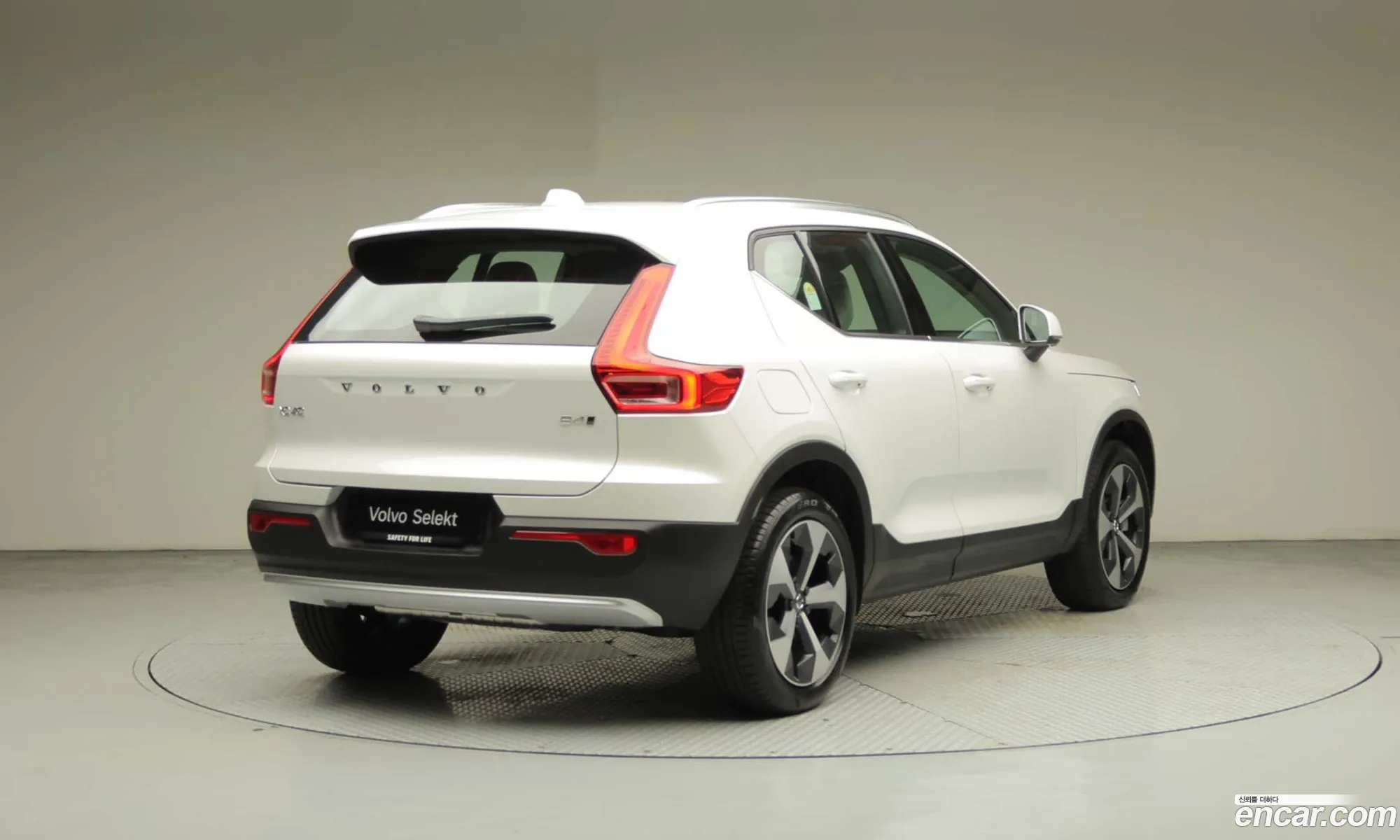 Volvo XC40 2025 — 14