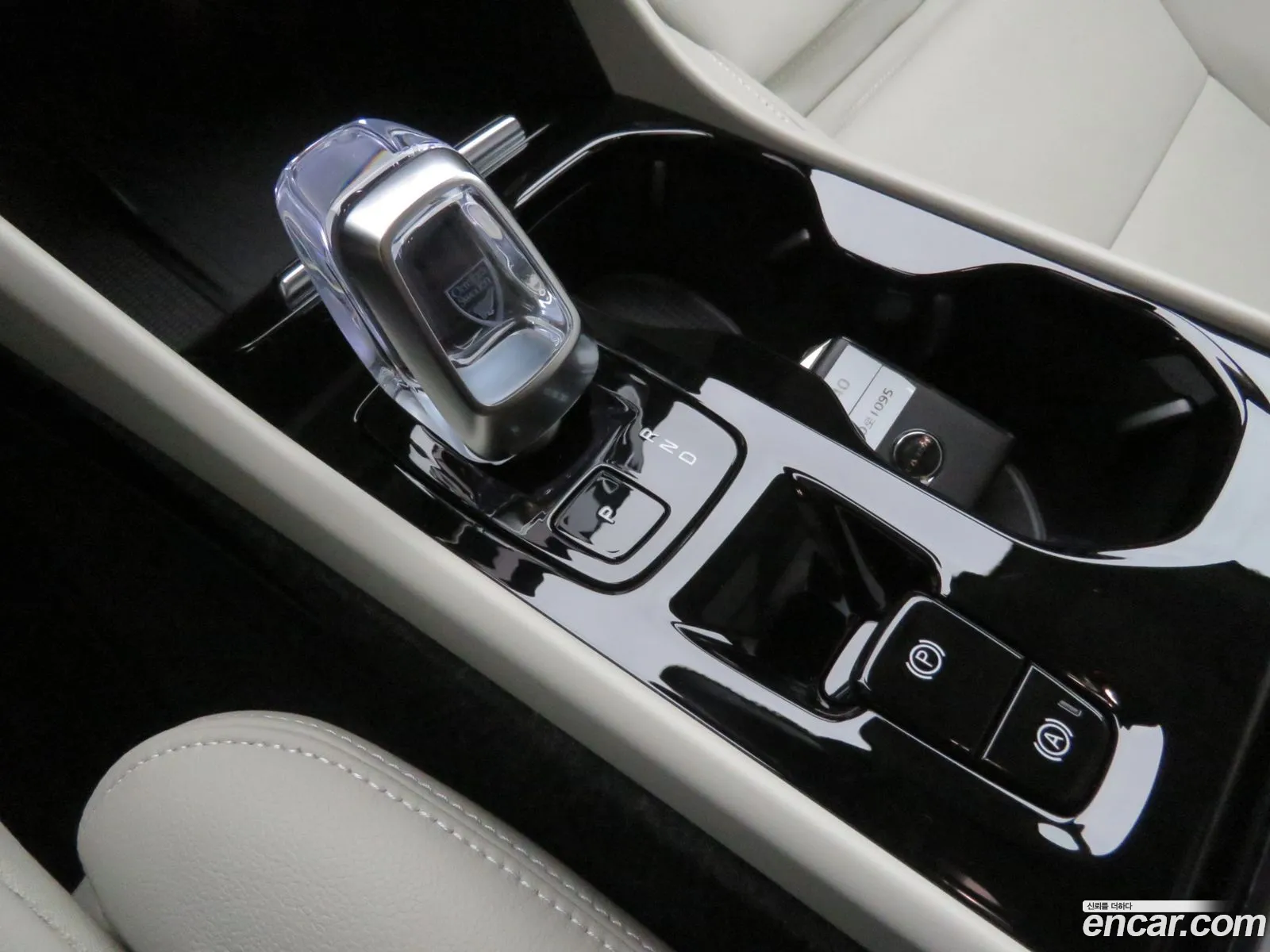 Volvo XC40 2025 — 6