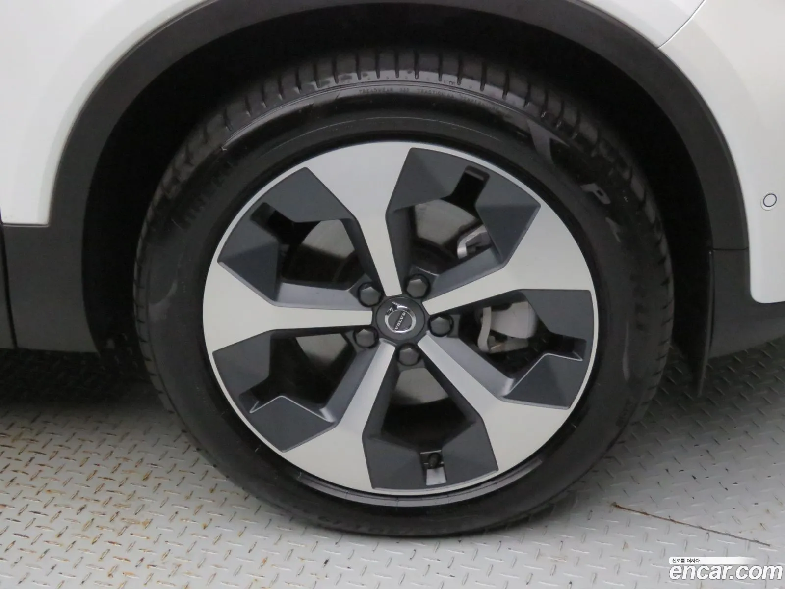 Volvo XC40 2025 — 3