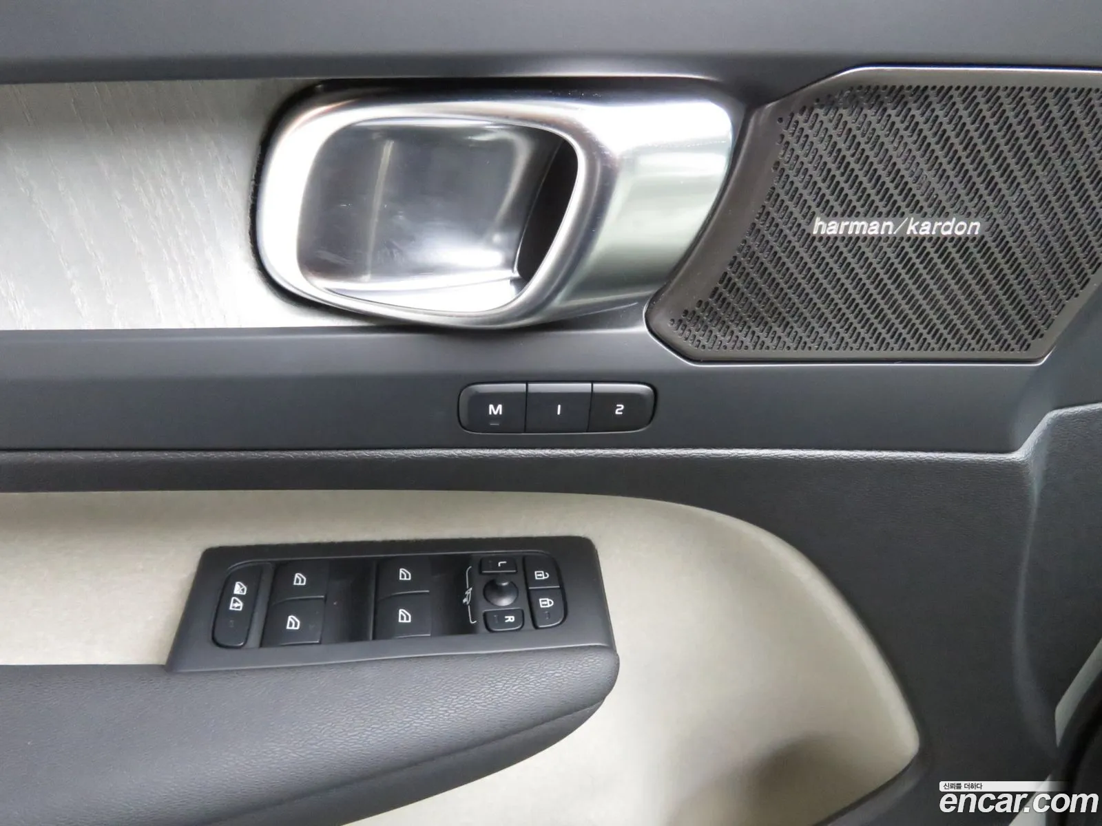 Volvo XC40 2025 — 19