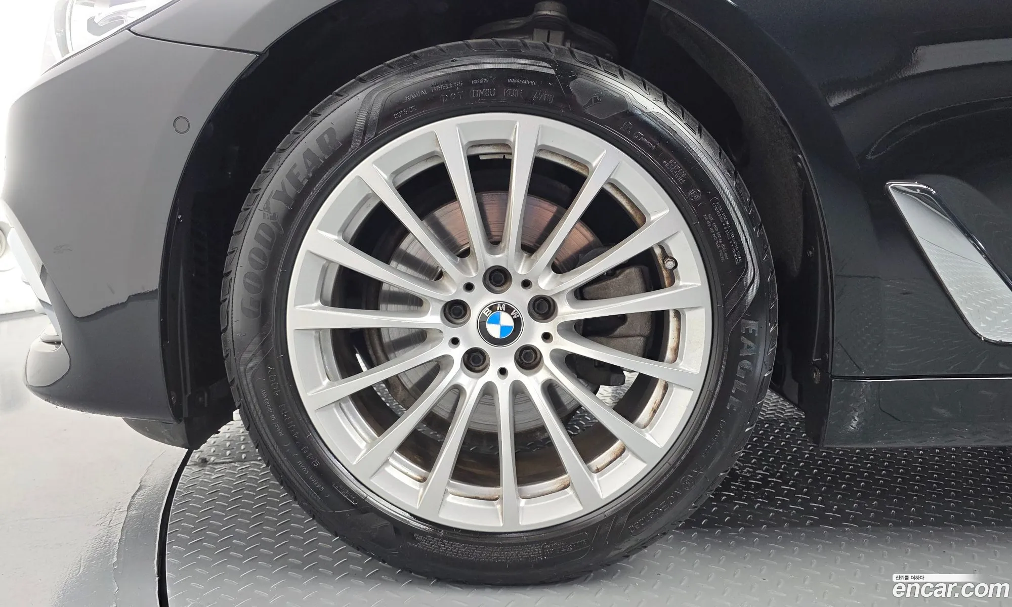 BMW 5 Series 2020 — 21