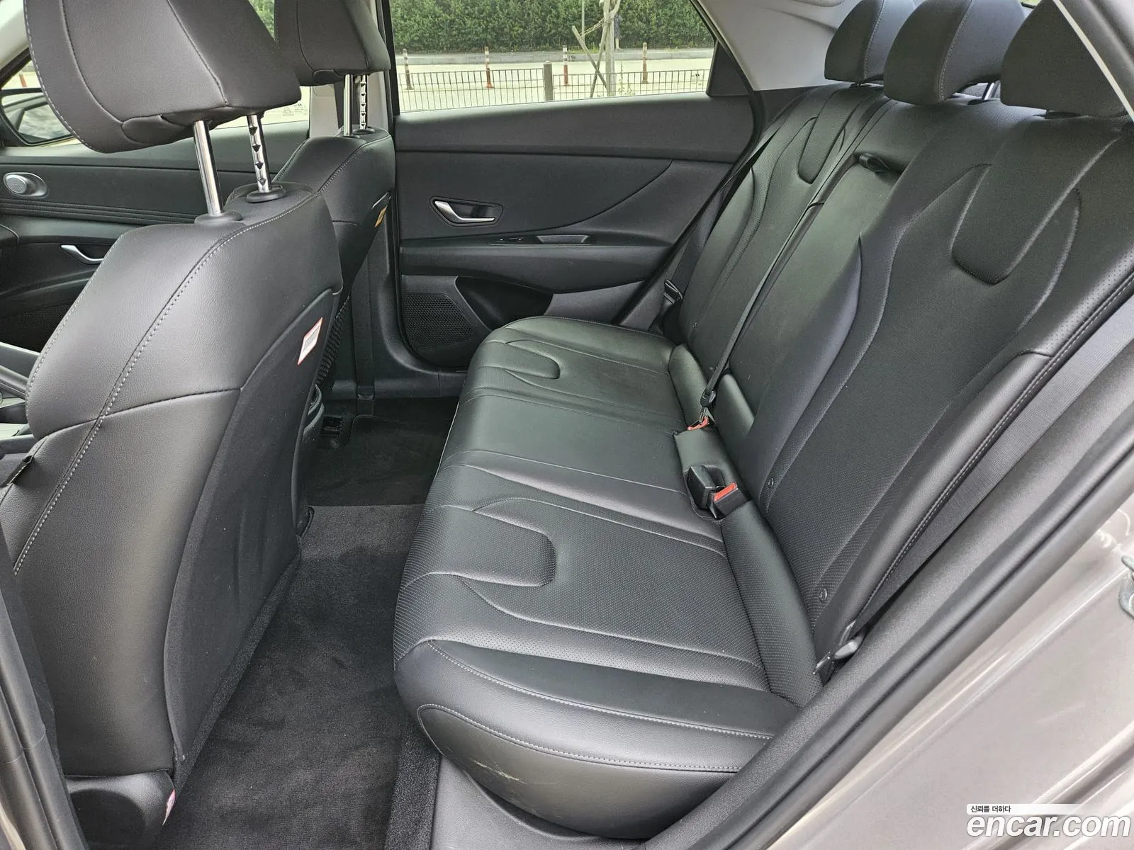 Hyundai Elantra 2022 — 12