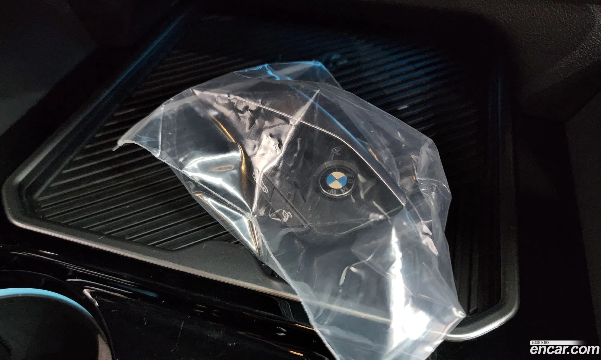 BMW 5 Series 2025 WBA21FJ02SCV18570 — 24