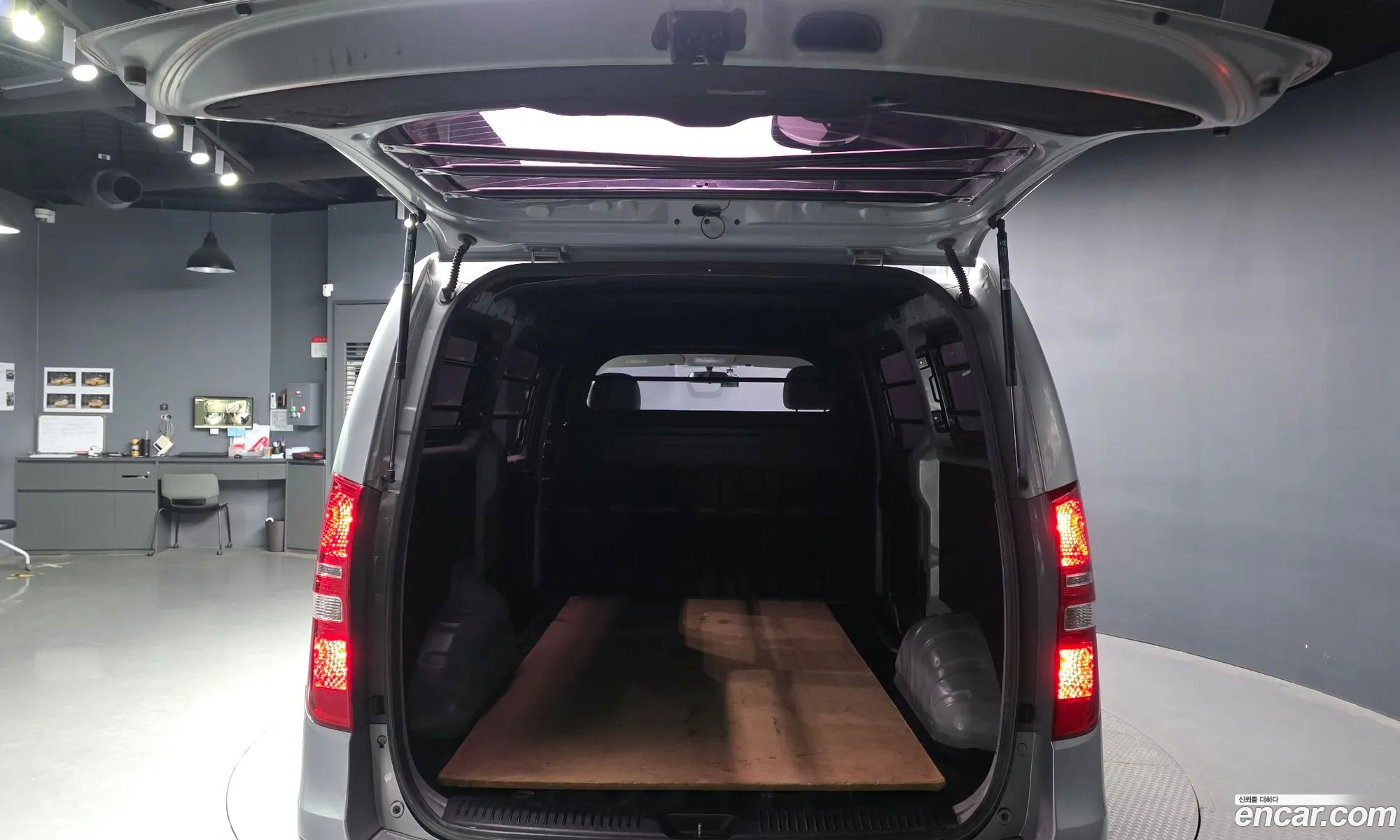 Hyundai Grand Starex 2017 — 8