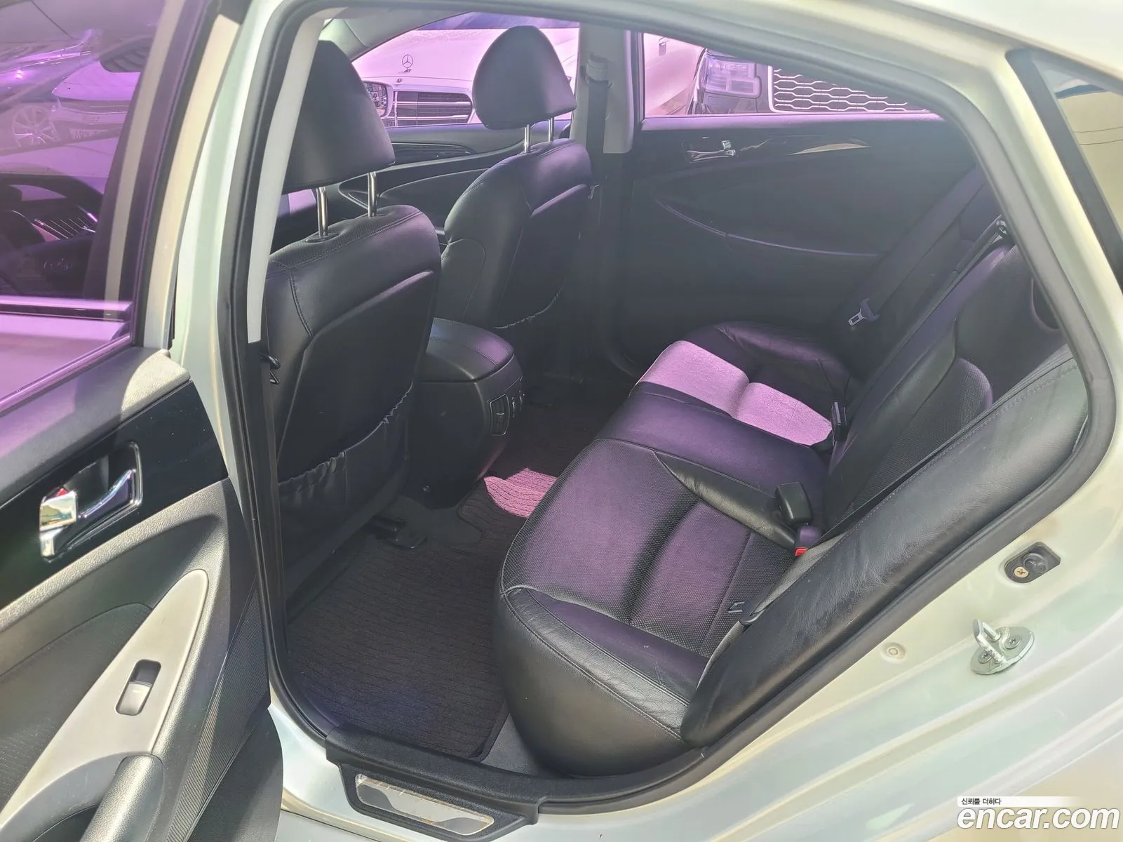 Hyundai YF Sonata 2010 — 8