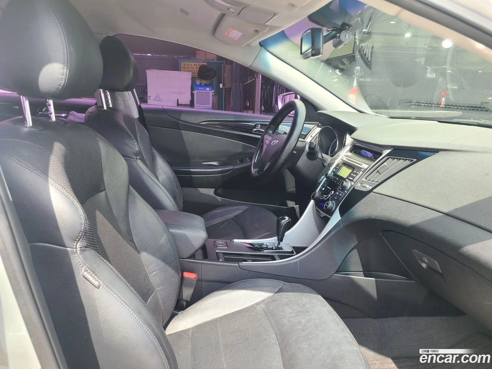 Hyundai YF Sonata 2010 — 14
