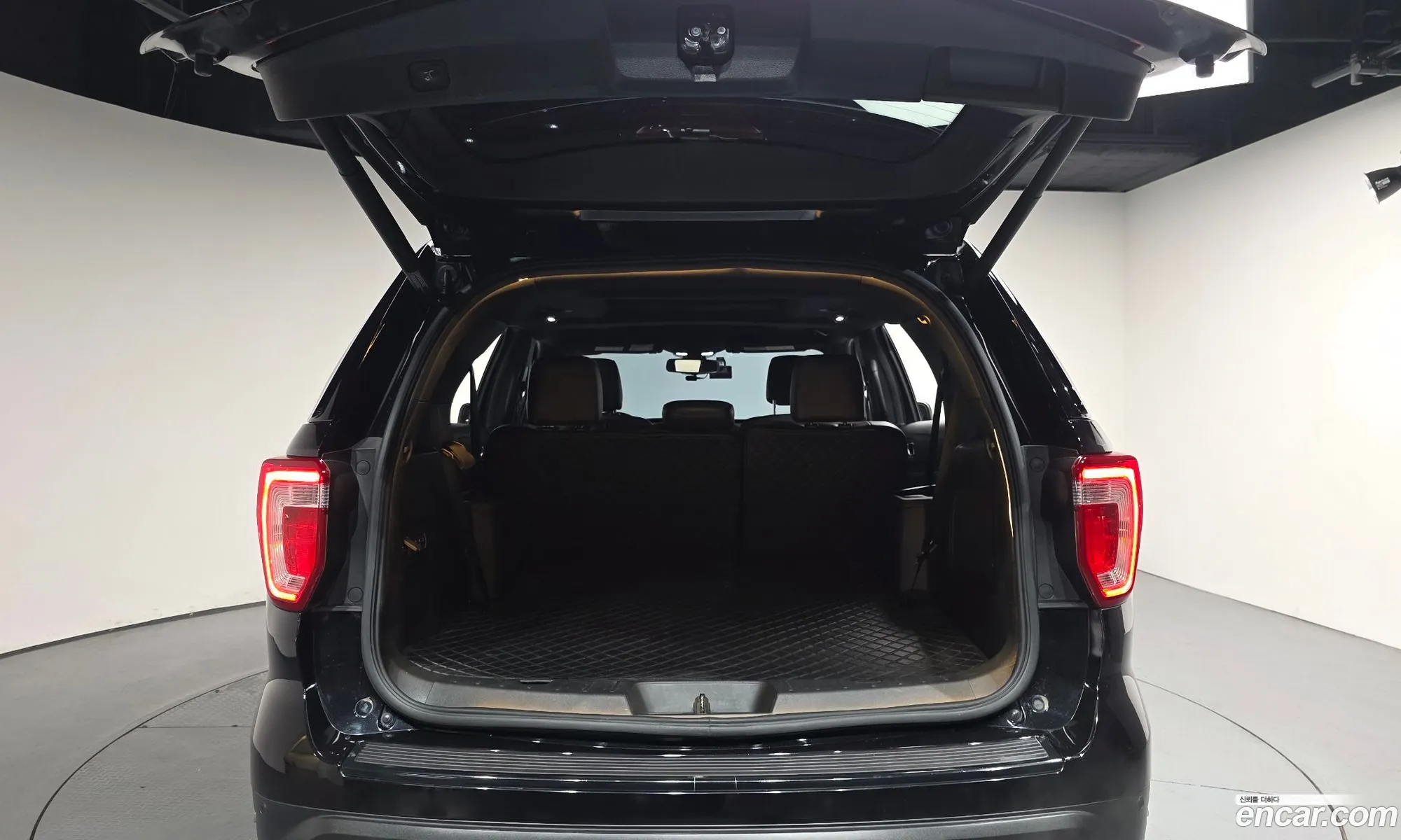 Ford Explorer 2019 1FM5K8FH1KGA80166 — 18