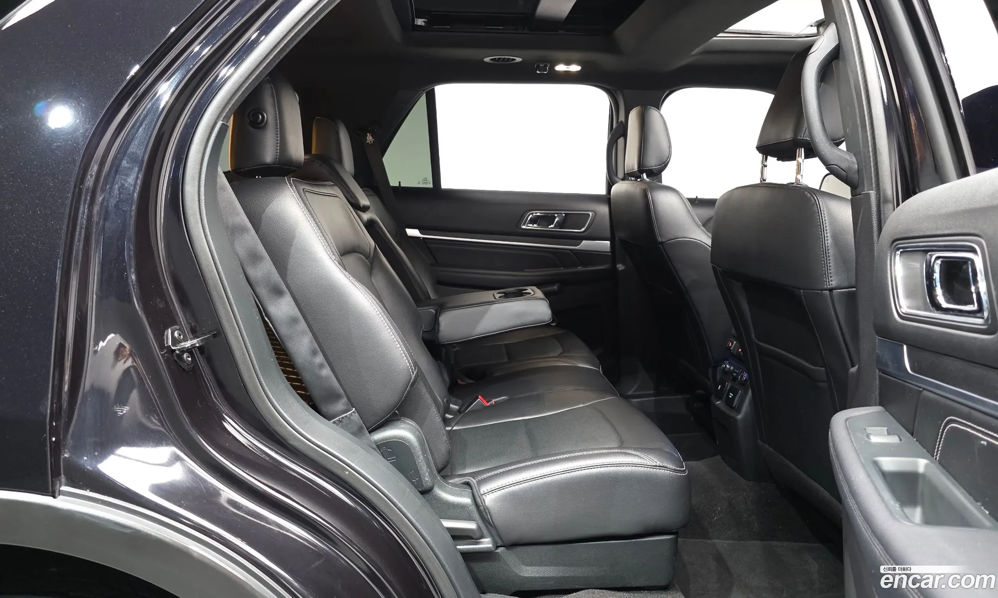Ford Explorer 2019 1FM5K8FH1KGA80166 — 4