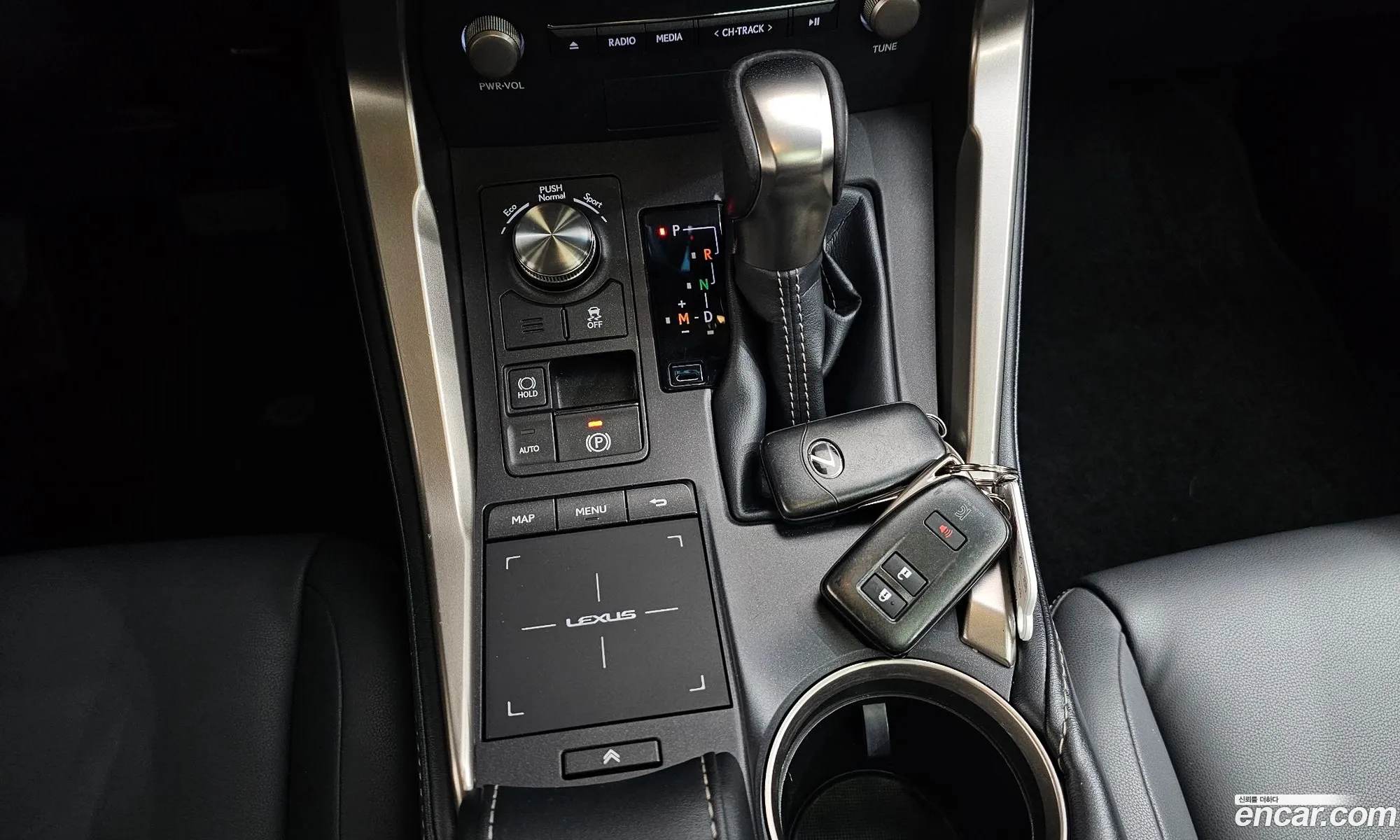 Lexus NX300 2018 JTJBARBZ4J2152954 — 9