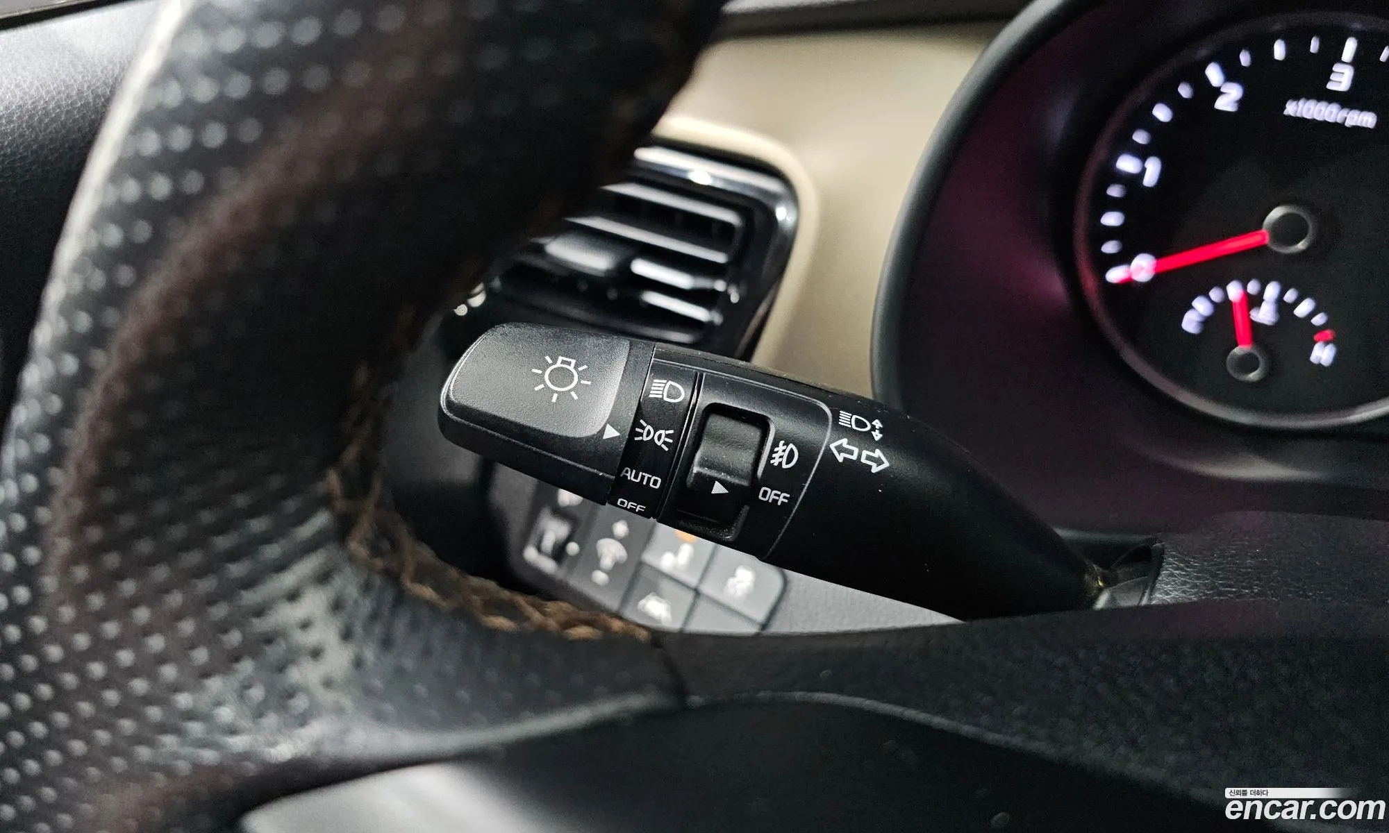 Kia Stonic 2017 KNADE815GJS091404 — 18