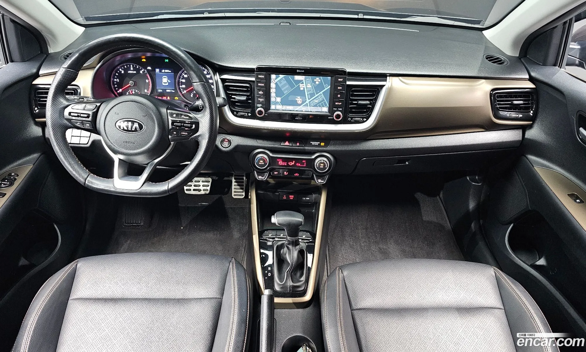 Kia Stonic 2017 KNADE815GJS091404 — 9