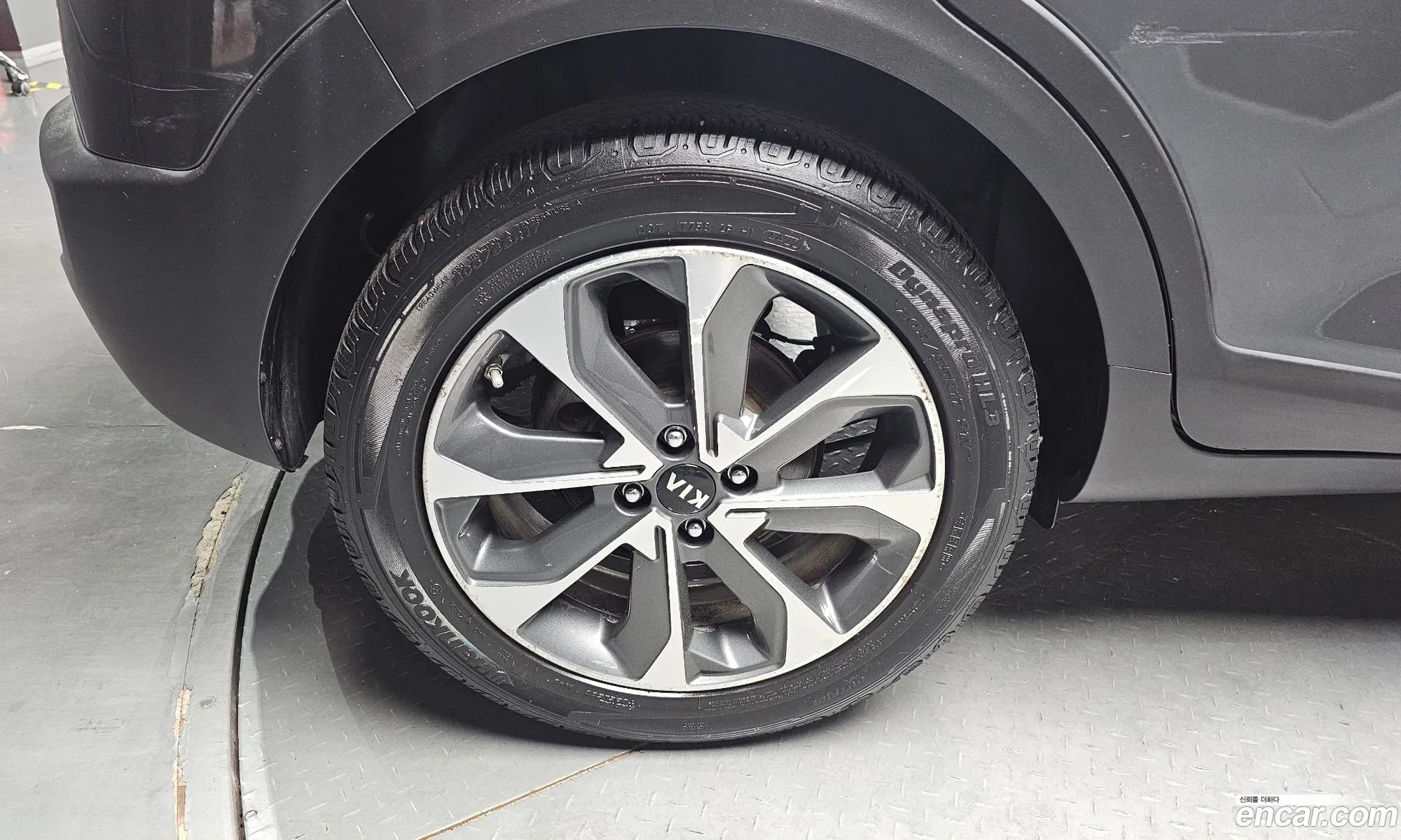 Kia Stonic 2017 KNADE815GJS091404 — 2